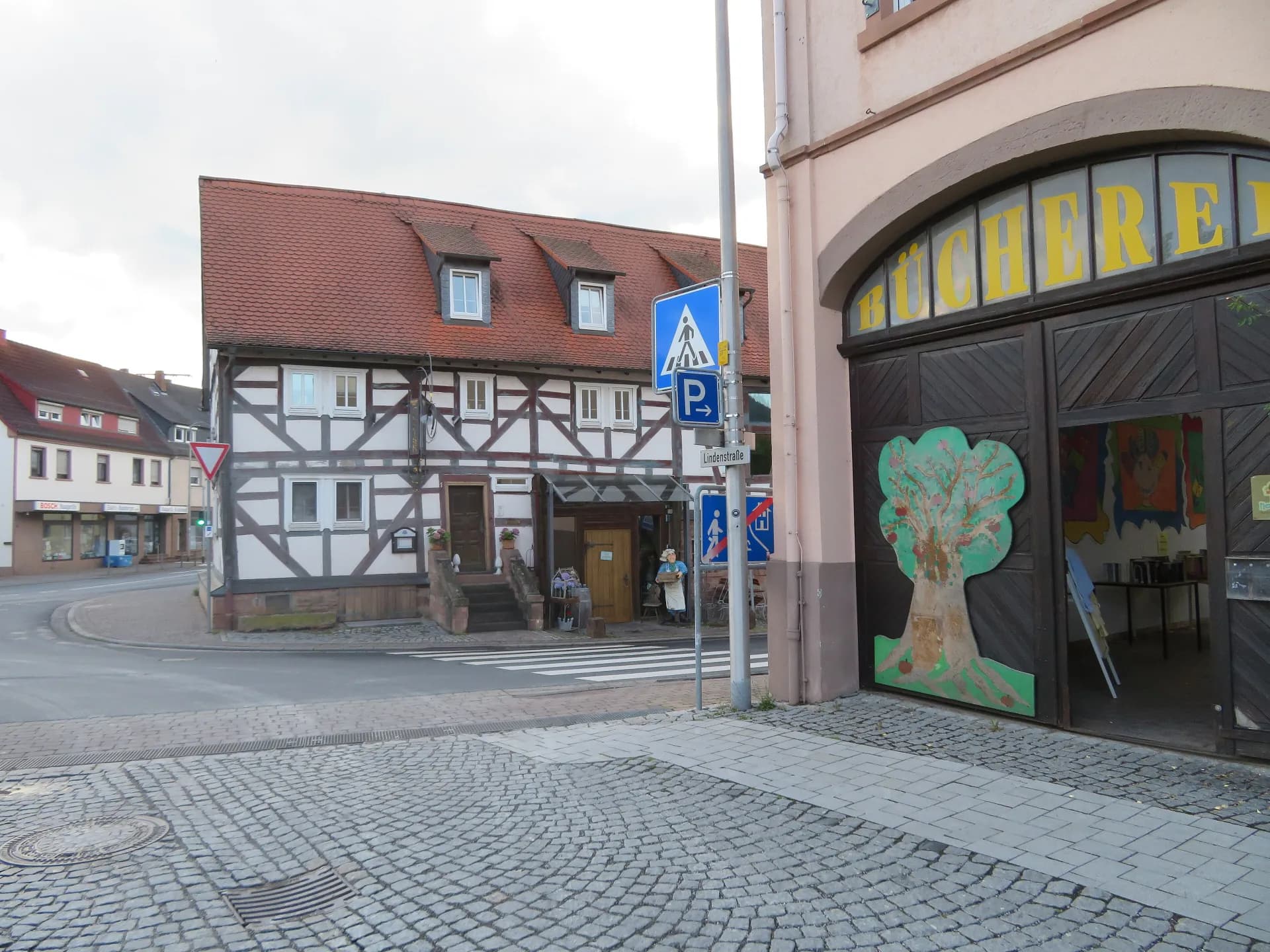 Bücherei am Marktplatz in Schöllkrippen