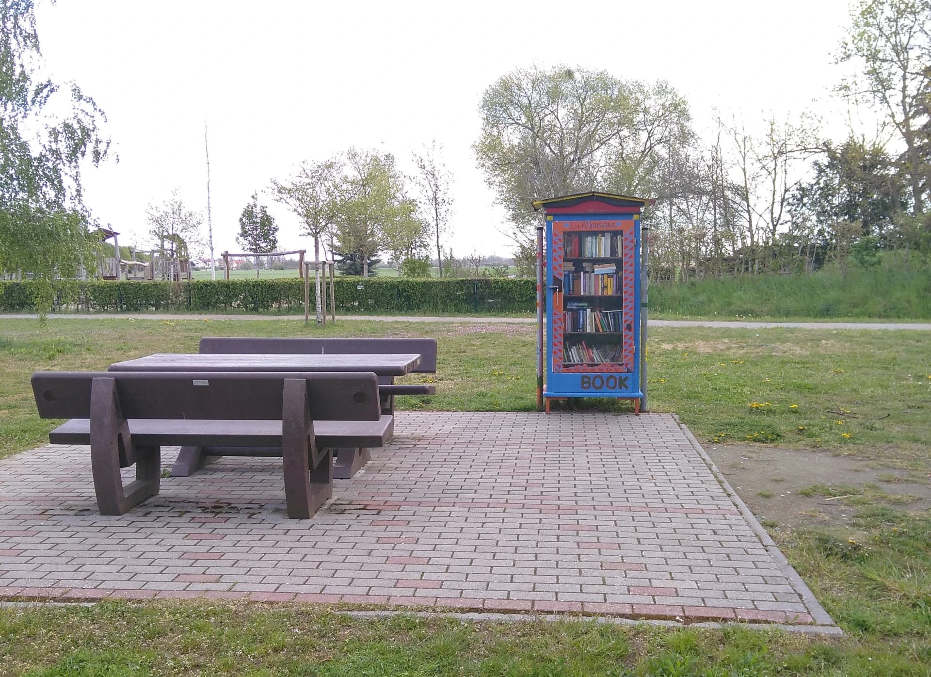 Öffentlicher Bücherschrank am Spielplatz Nordring in Dieburg