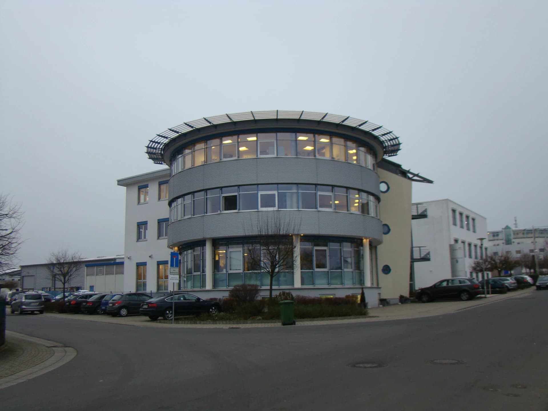 Bürogebäude im Roßdorfer Gewerbegebiet