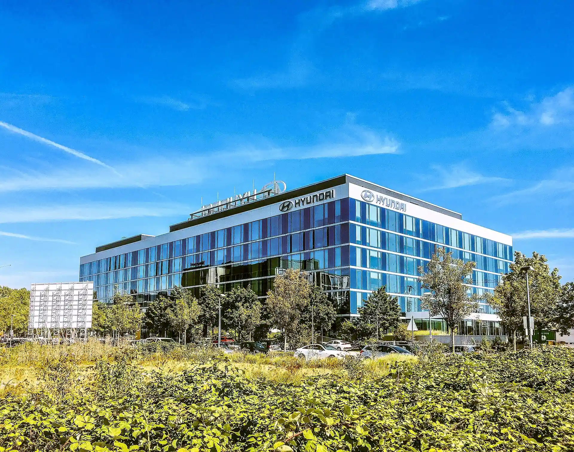 Modernes Bürogebäude an der Kaiserleipromenade in Offenbach-Kaiserlei