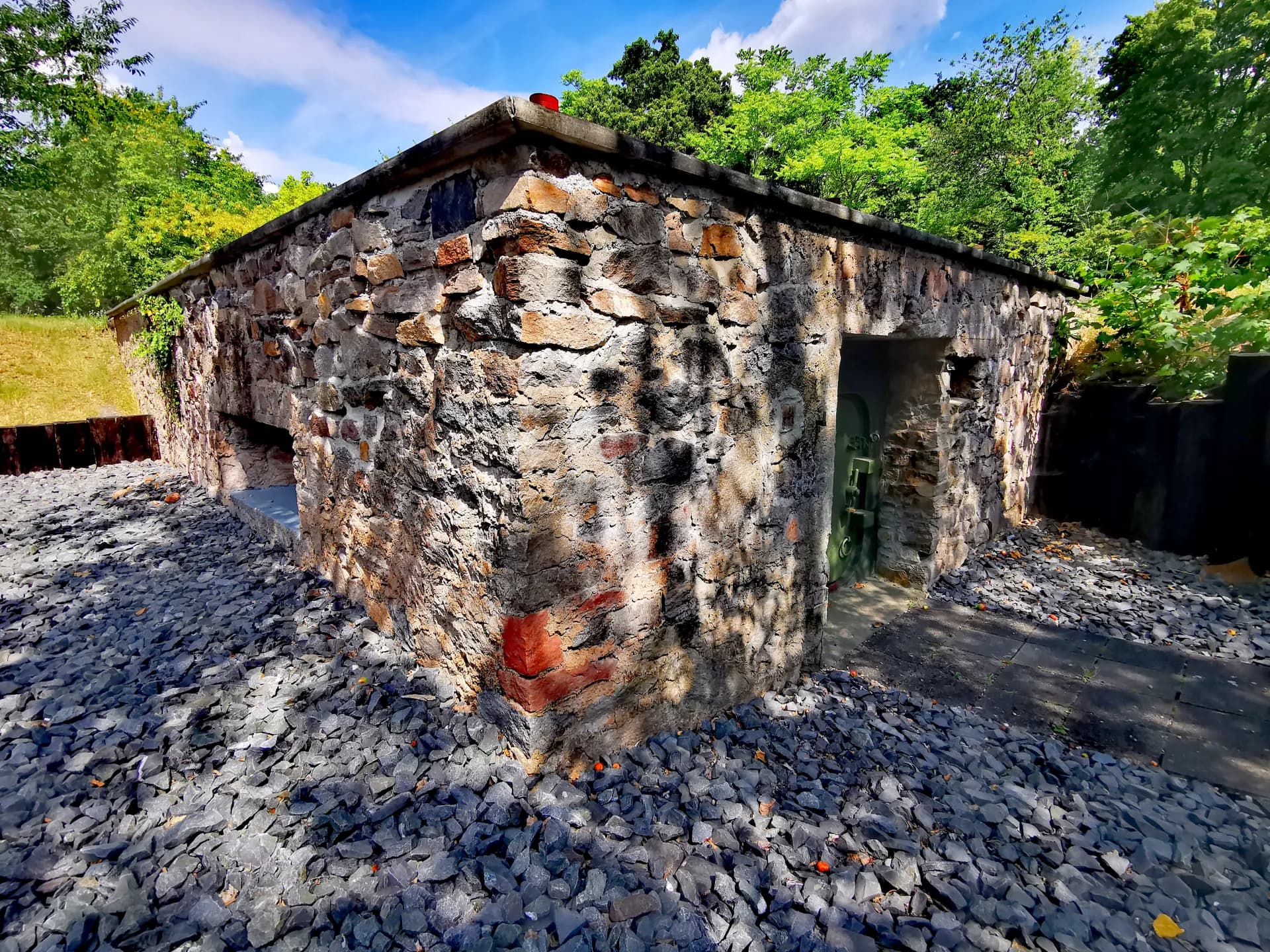Bunker 224 aus Bruchstein in Aschaffenburg