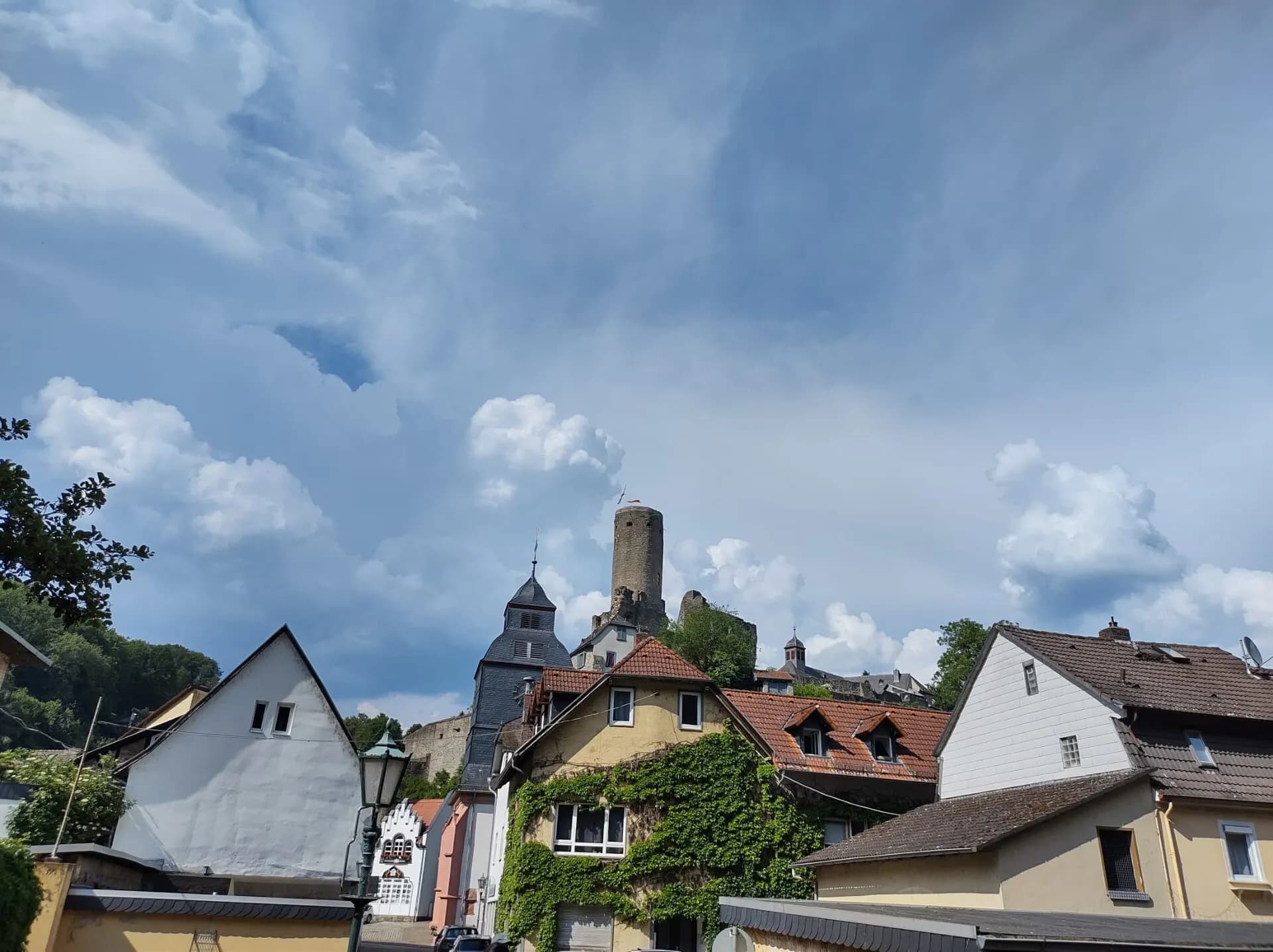 Burg Eppstein über den Dächern der Altstadt