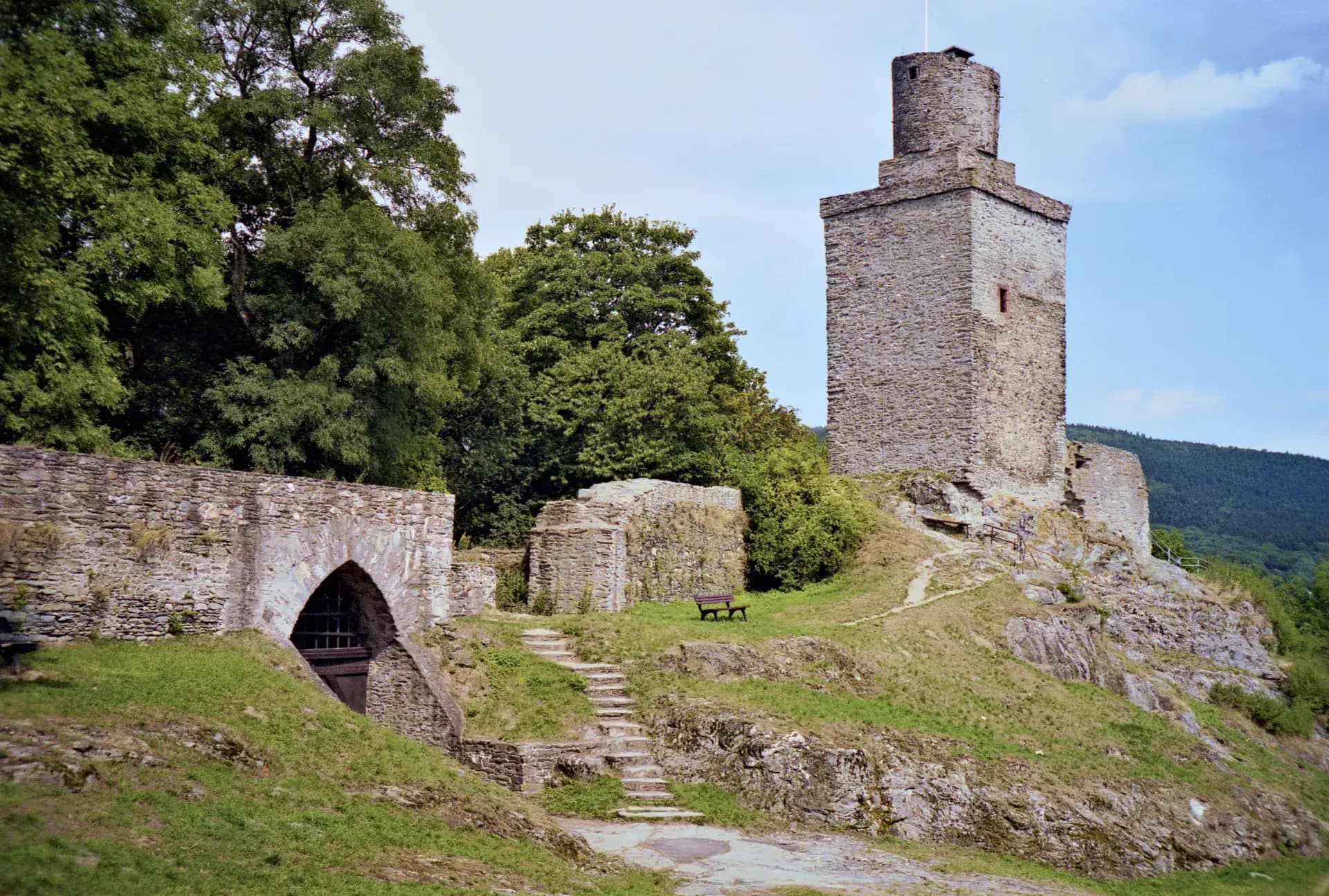 Burgruine Falkenstein in Königstein im Taunus