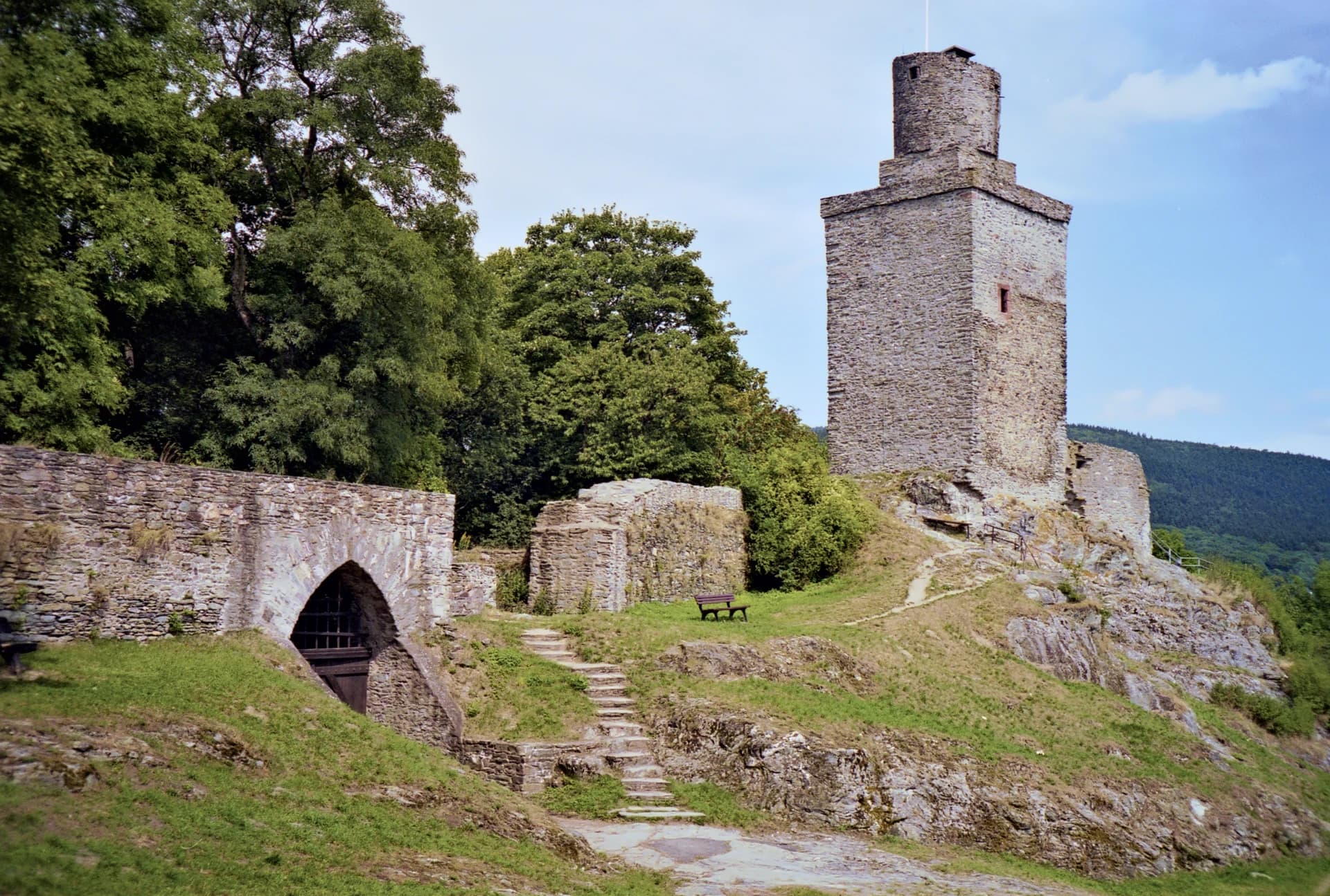 Burgruine Falkenstein in Königstein im Taunus