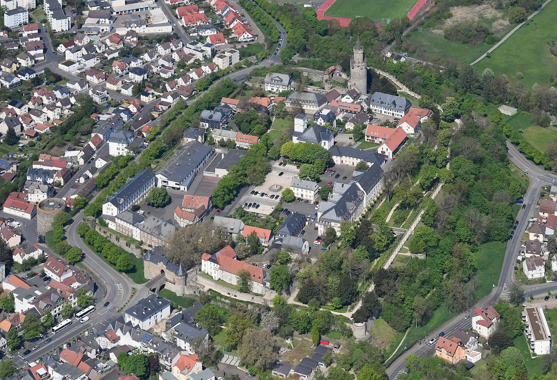 Luftbild der Burg Friedberg in Friedberg (Hessen)