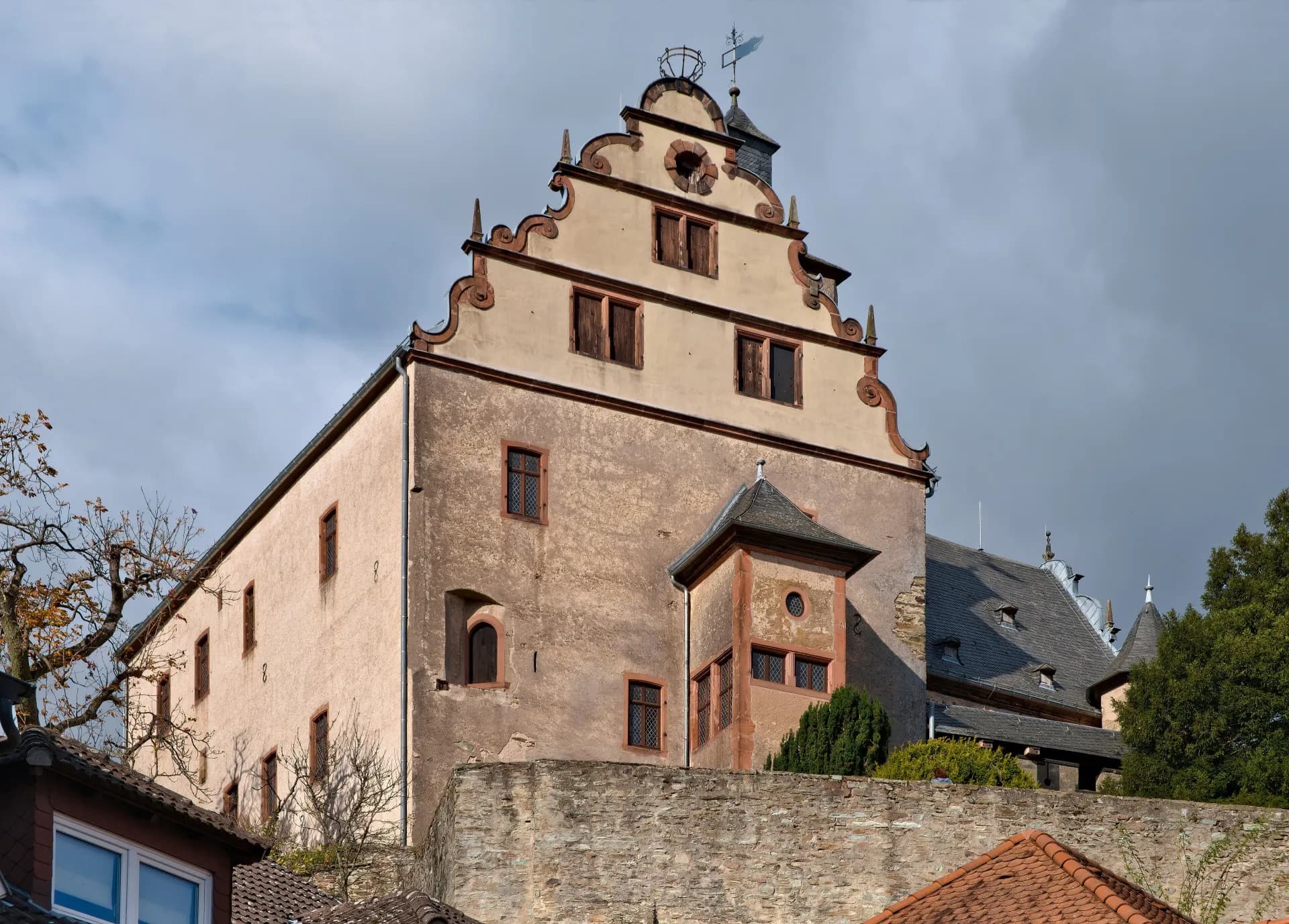 Renaissancegiebel der Mittelburg in Kronberg im Taunus