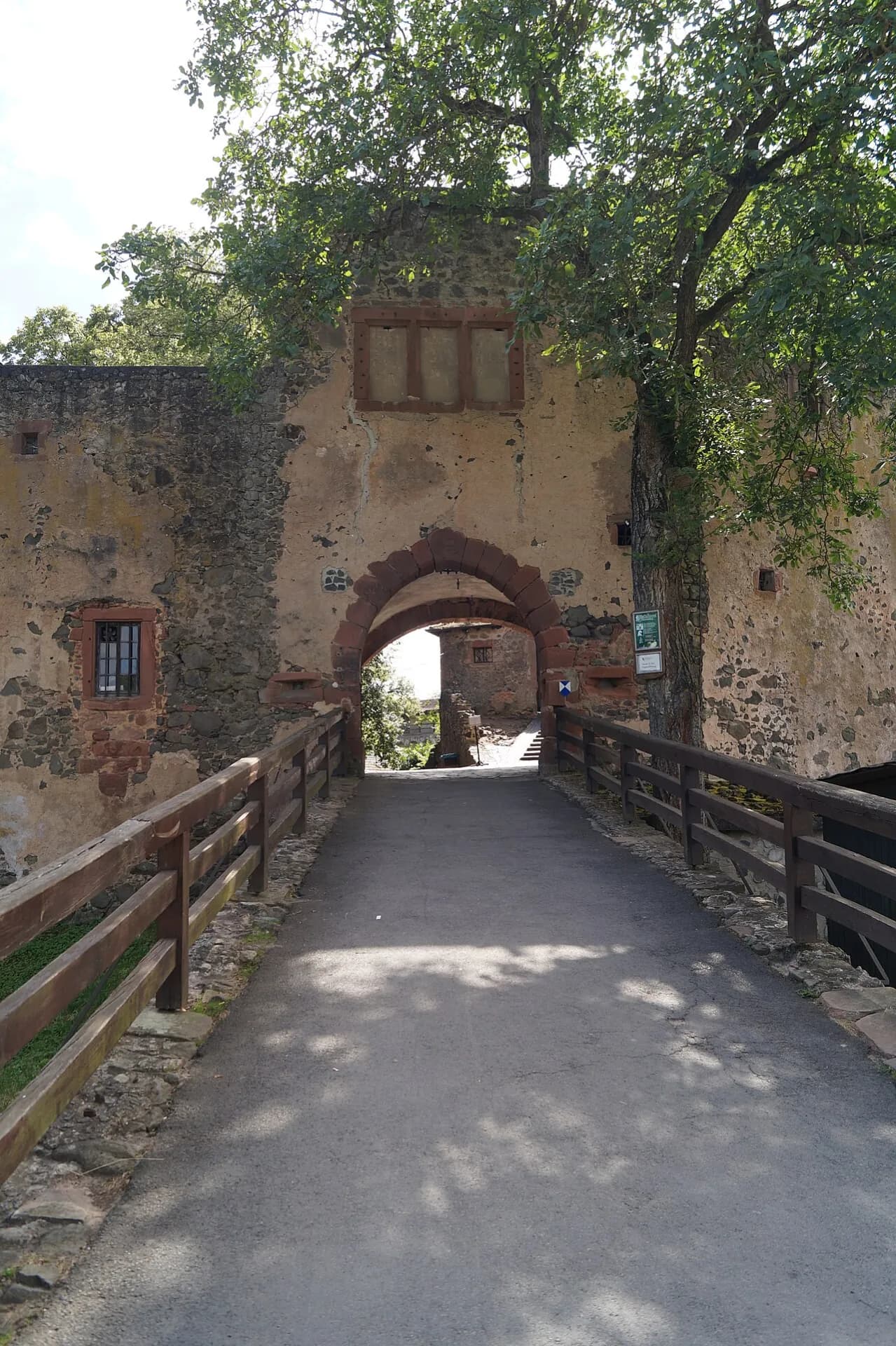Äußeres Torhaus der Burg Ronneburg