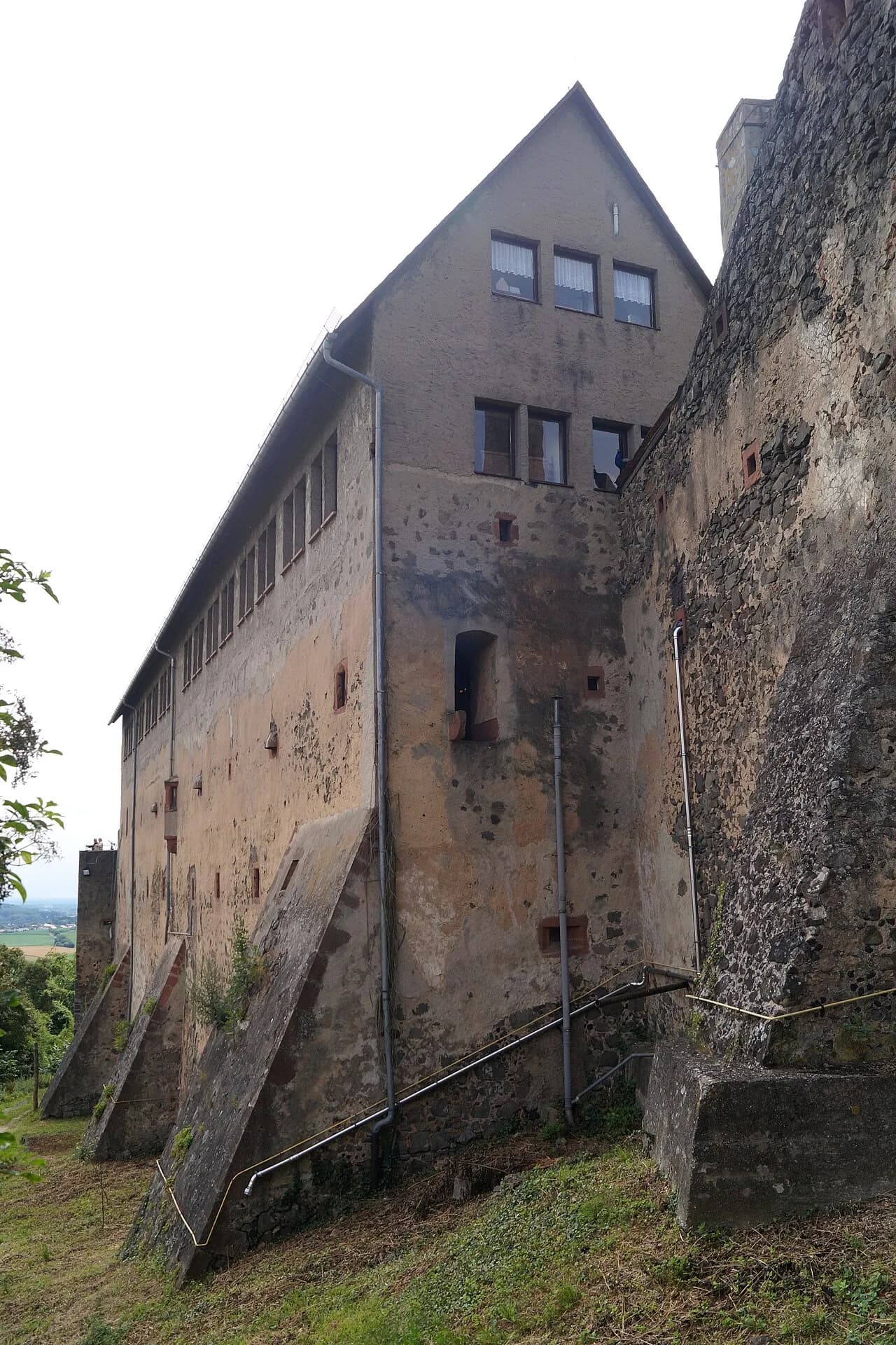 Marstall der Burg Ronneburg von außen