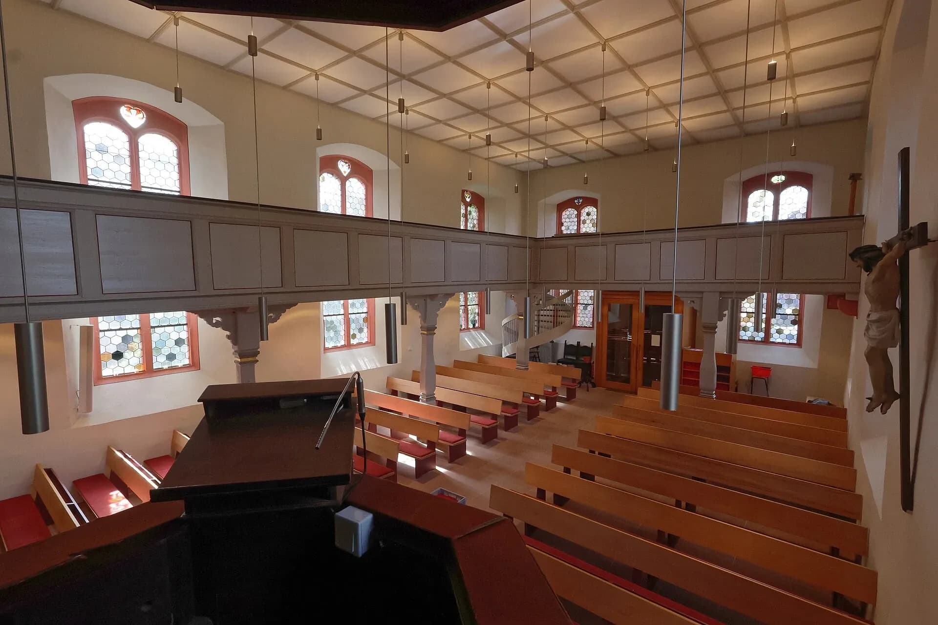 Innenraum der Burgkirche in Dreieich-Dreieichenhain