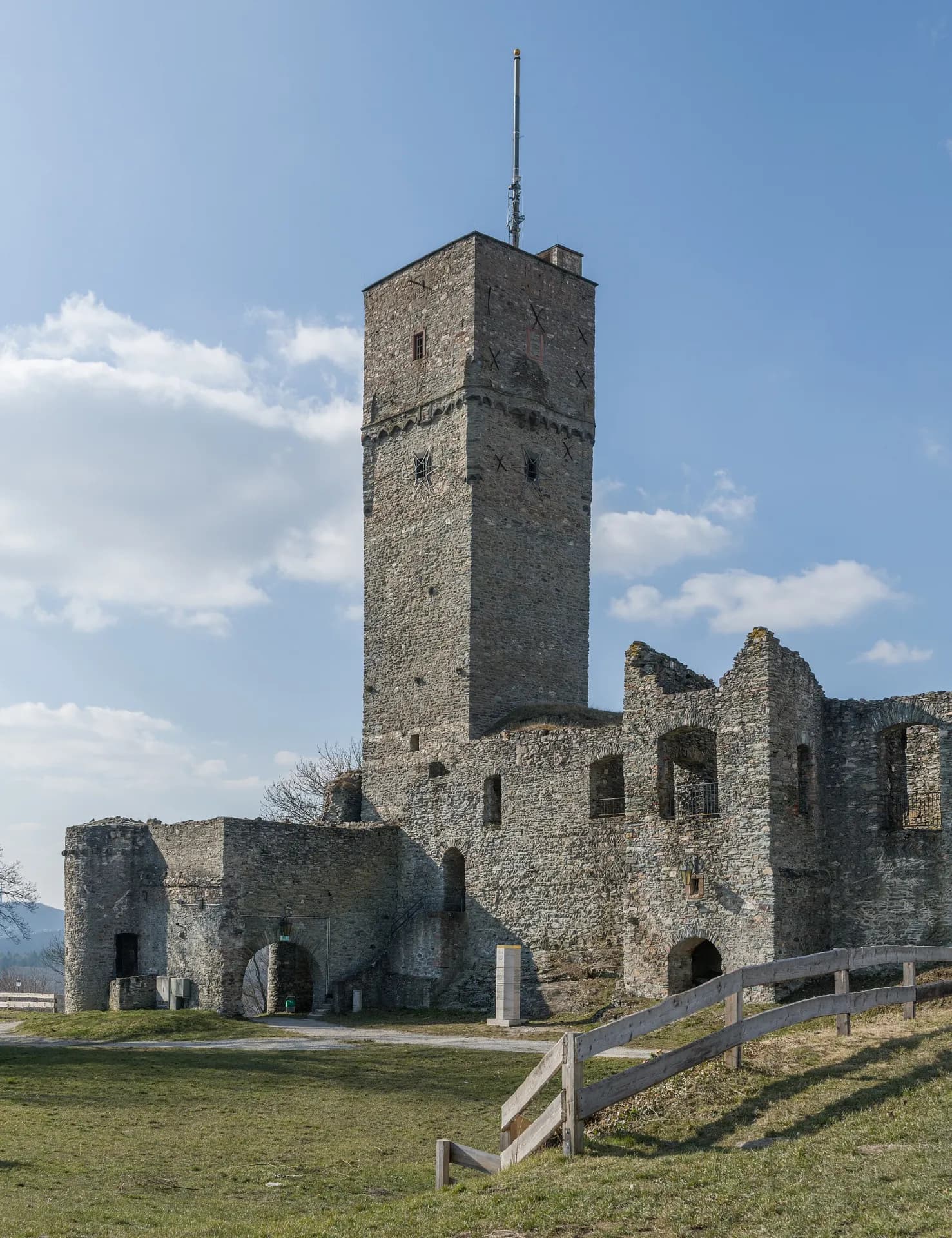 Burgruine Königstein von Südosten