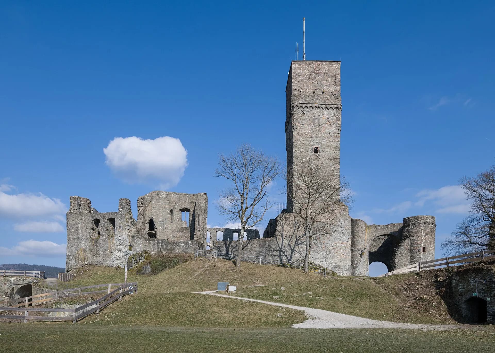 Burgruine Königstein von Westen