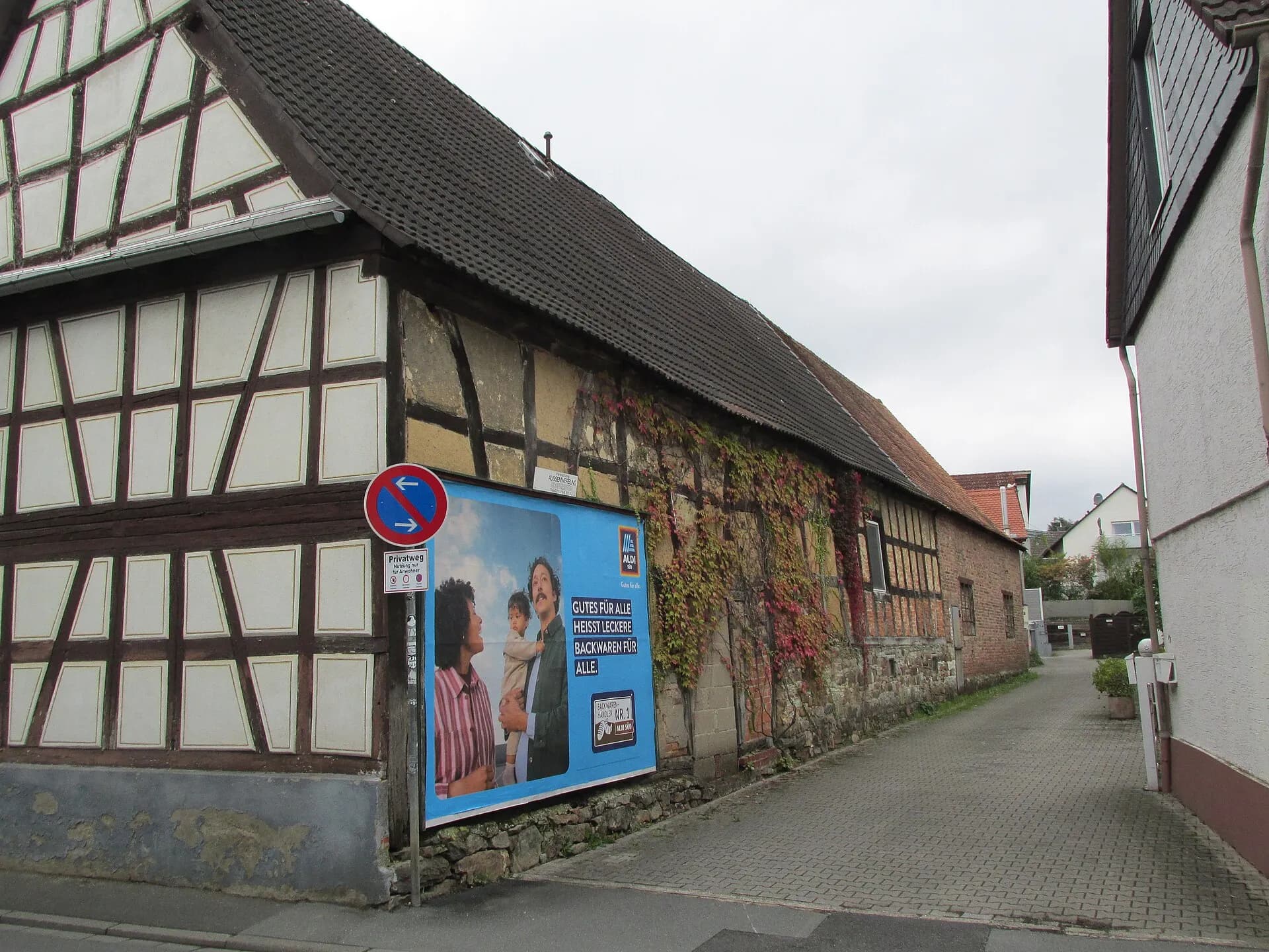 Gasse an der Burgstraße 10 in Oberursel-Bommersheim