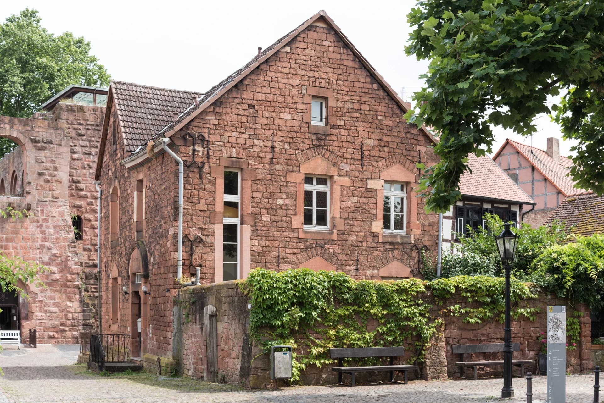 Sandsteinhaus Burgstraße 10 in Gelnhausen