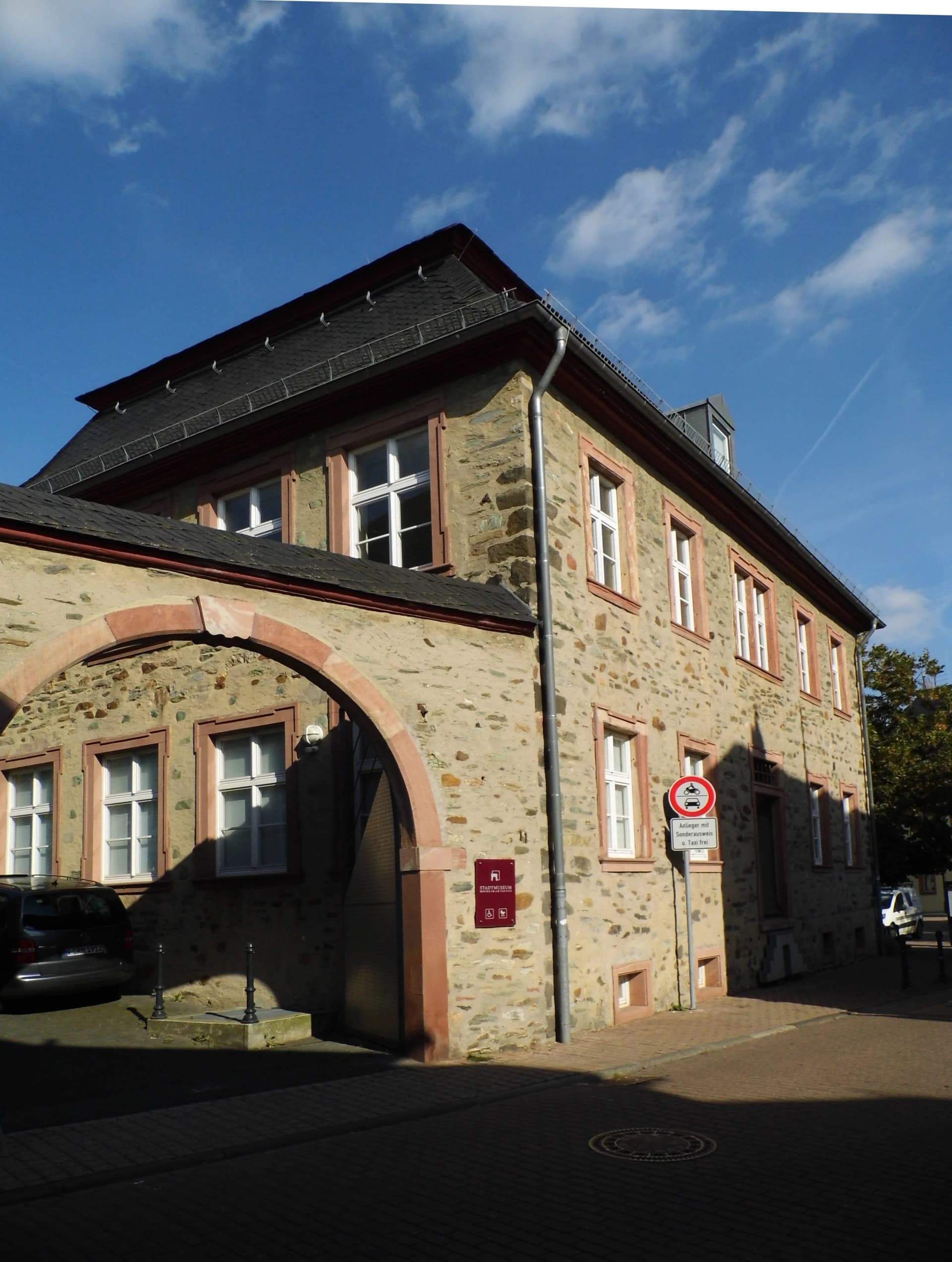 Torbogen an der Burgstraße 11 in Hofheim am Taunus