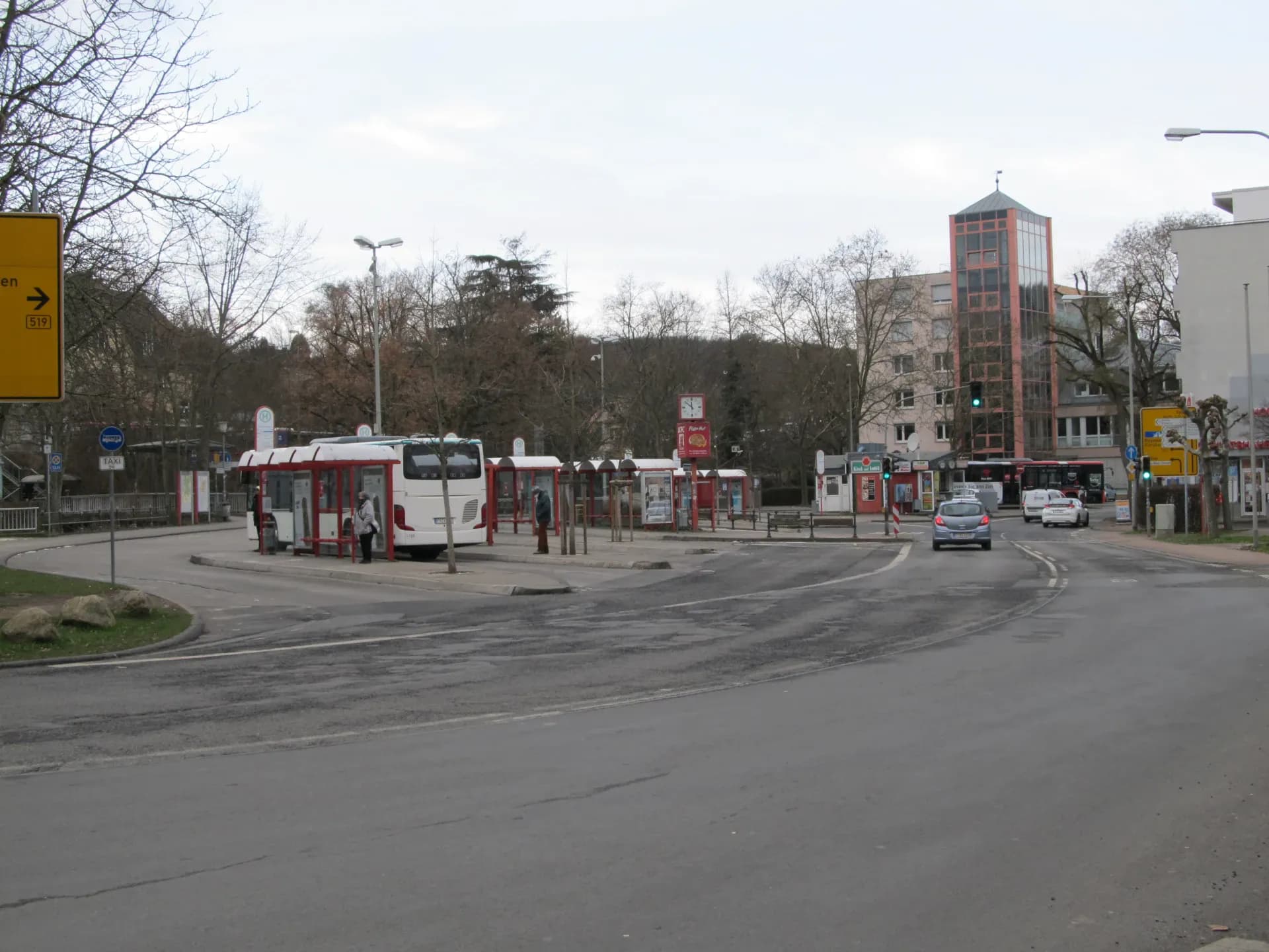 Busbahnhof am Bahnhof in Hofheim am Taunus