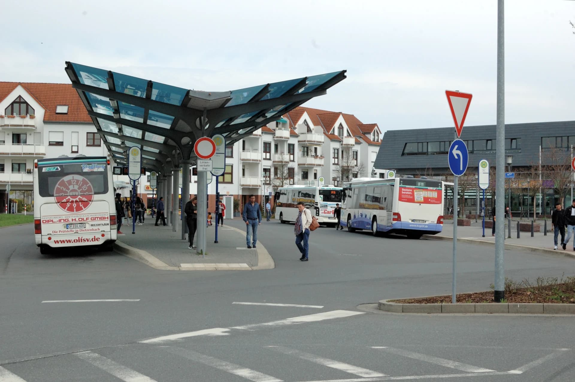 Busbahnhof am Bahnhof Dietzenbach-Mitte