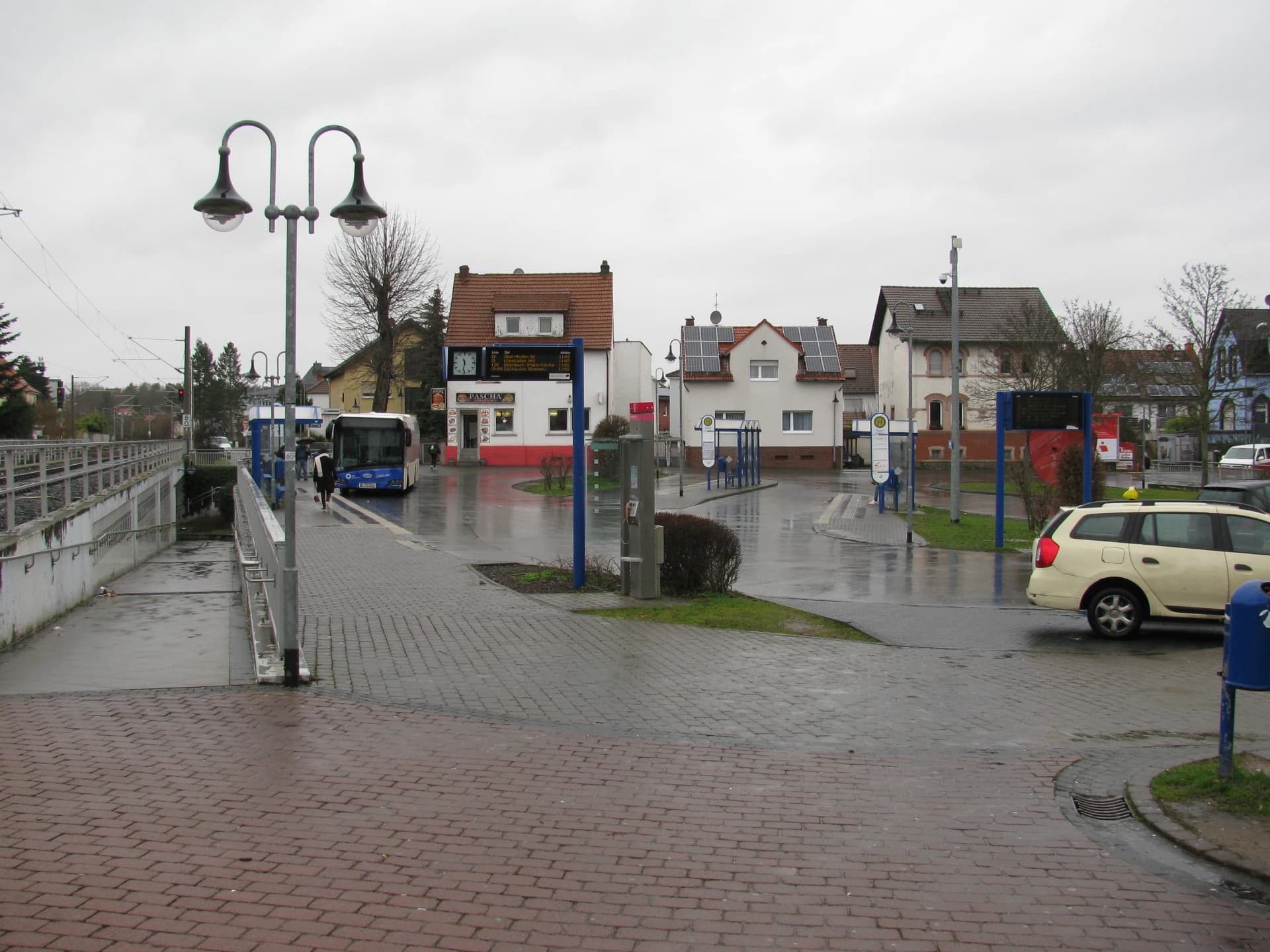 Bushaltestelle am Bahnhof in Obertshausen
