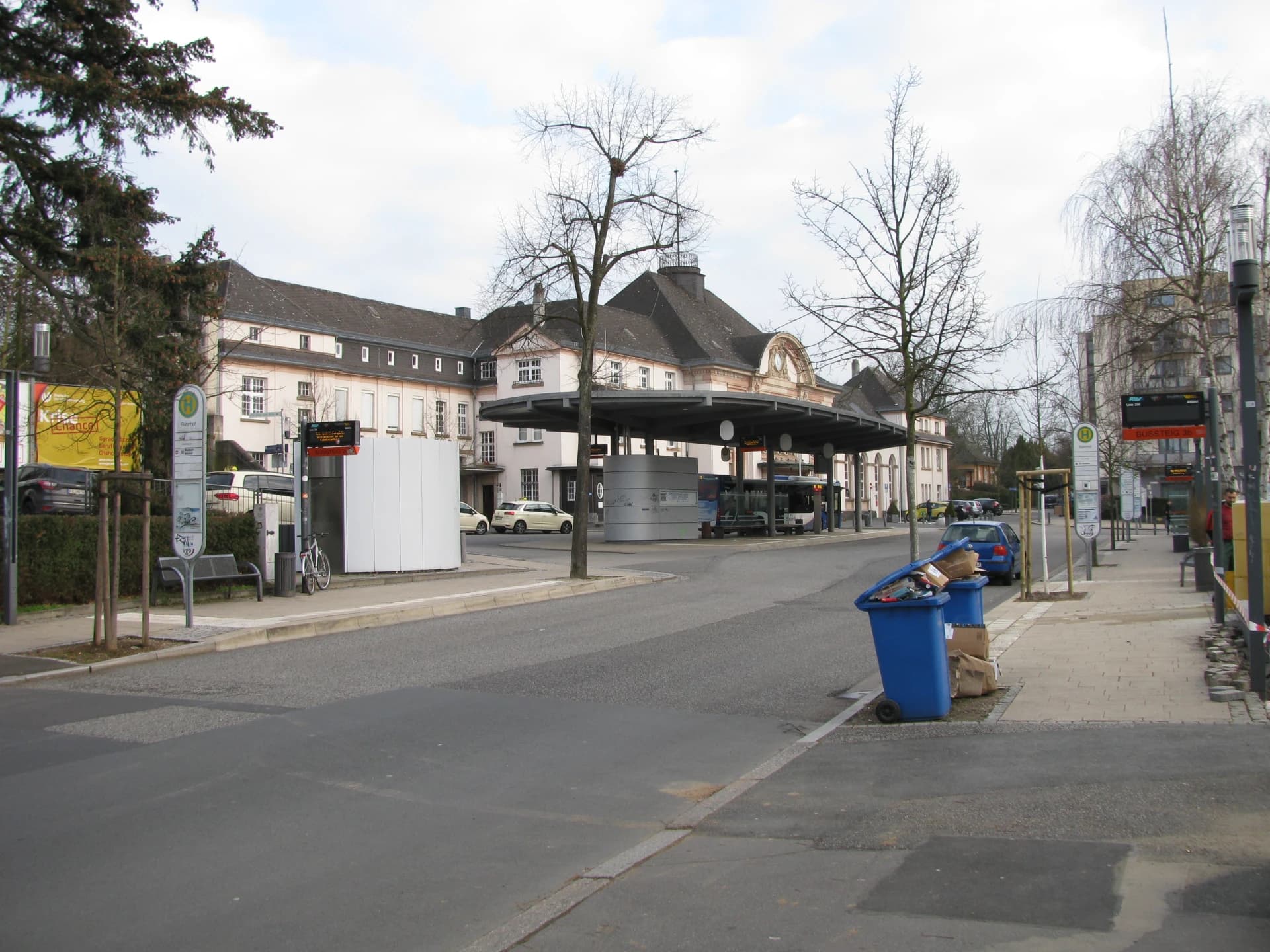 Busbahnhof am Bahnhof in Bad Nauheim