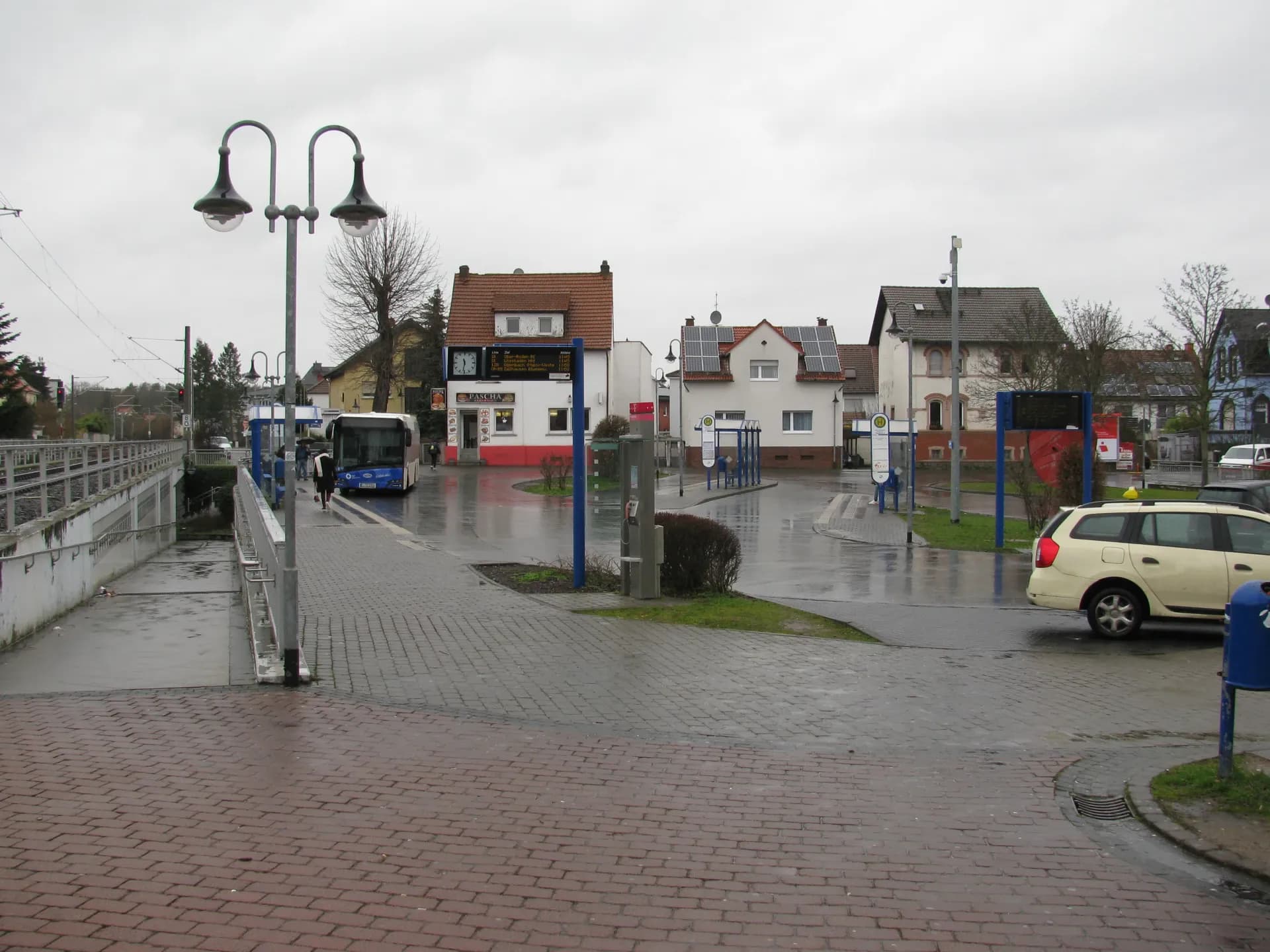 Bushaltestelle am Bahnhof in Obertshausen