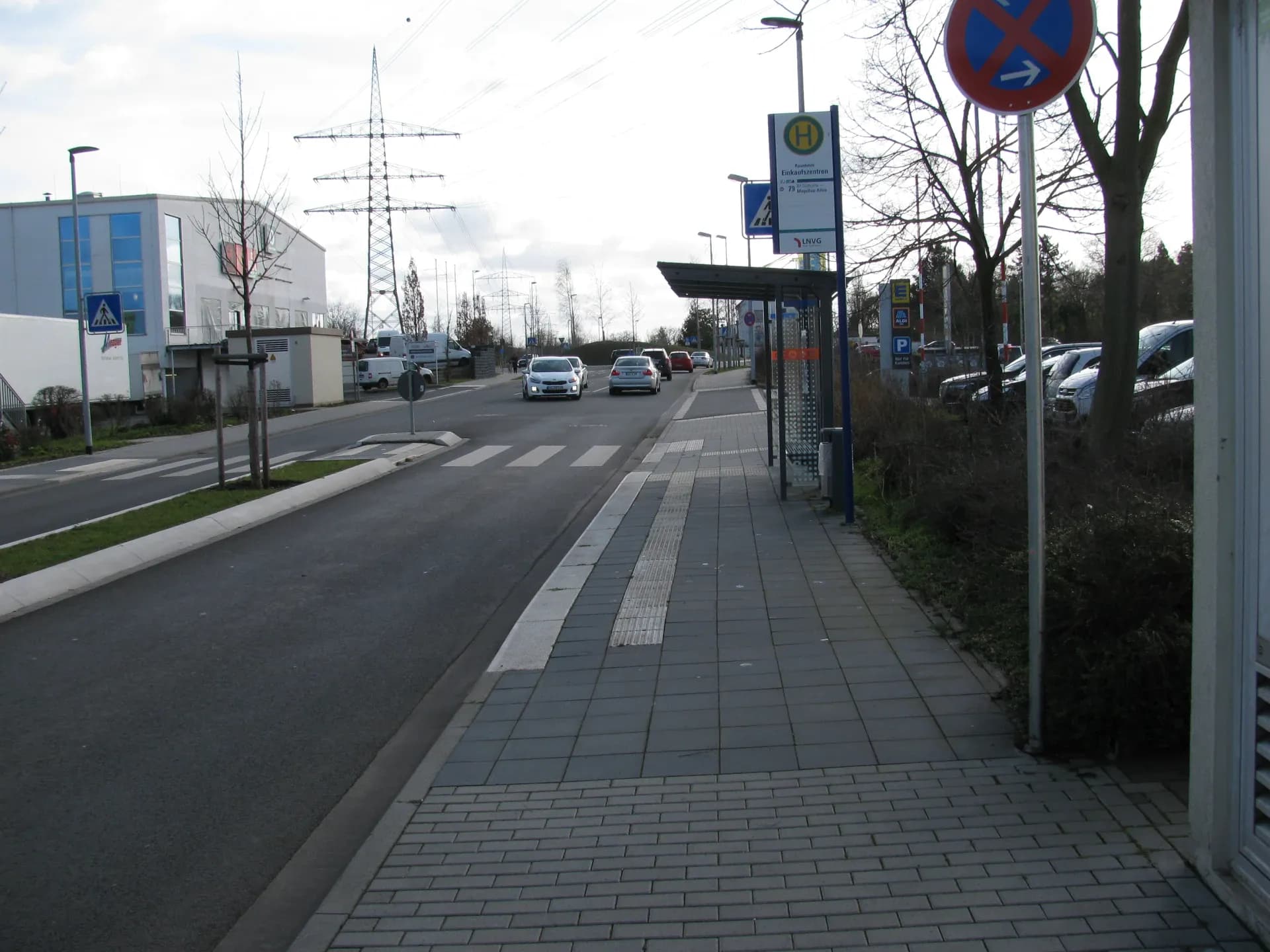 Bushaltestelle Einkaufszentrum in Raunheim