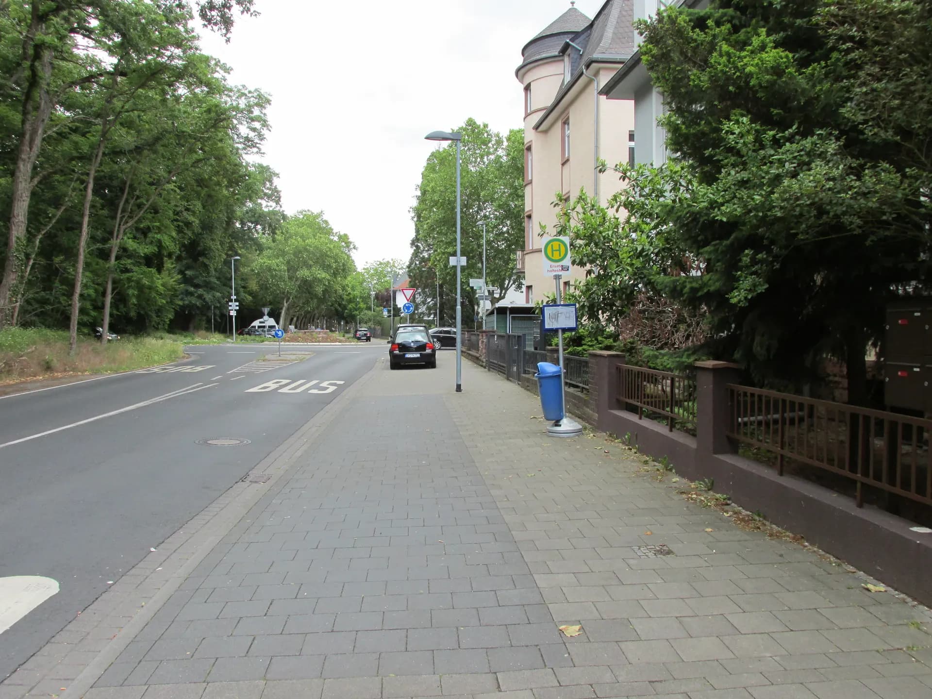 Bushaltestelle Friedensallee in Neu-Isenburg