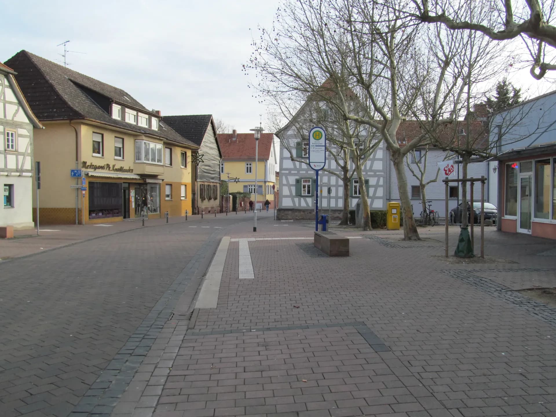 Bushaltestelle Rathausplatz in Mörfelden-Walldorf