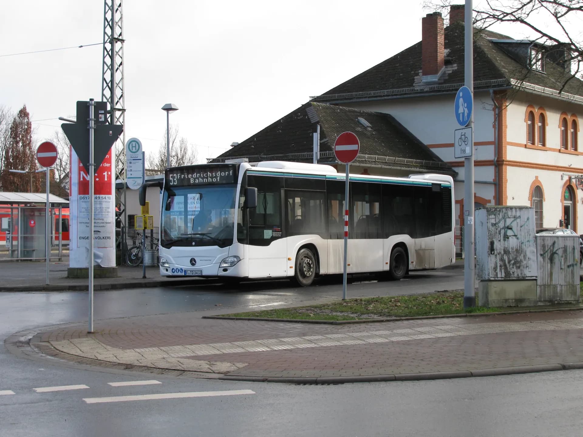 Bus der Linie 53 in Friedrichsdorf