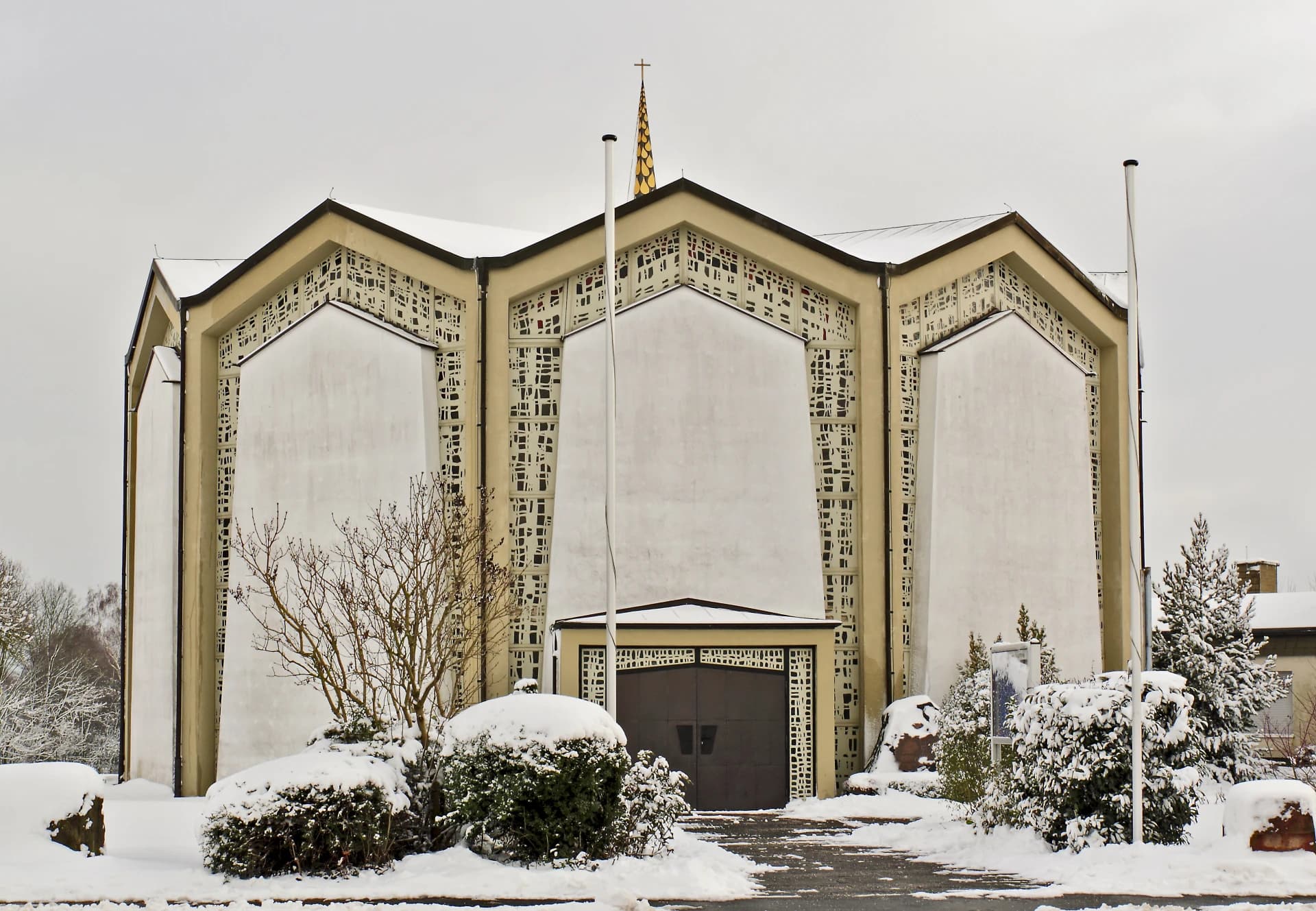 Christ-König-Kirche in Gründau-Rothenbergen im Winter