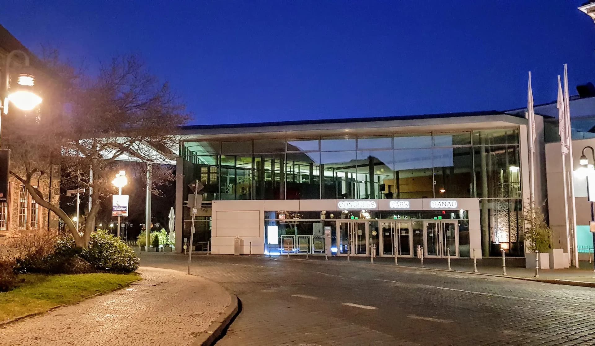 Congress-Park am Abend in Hanau