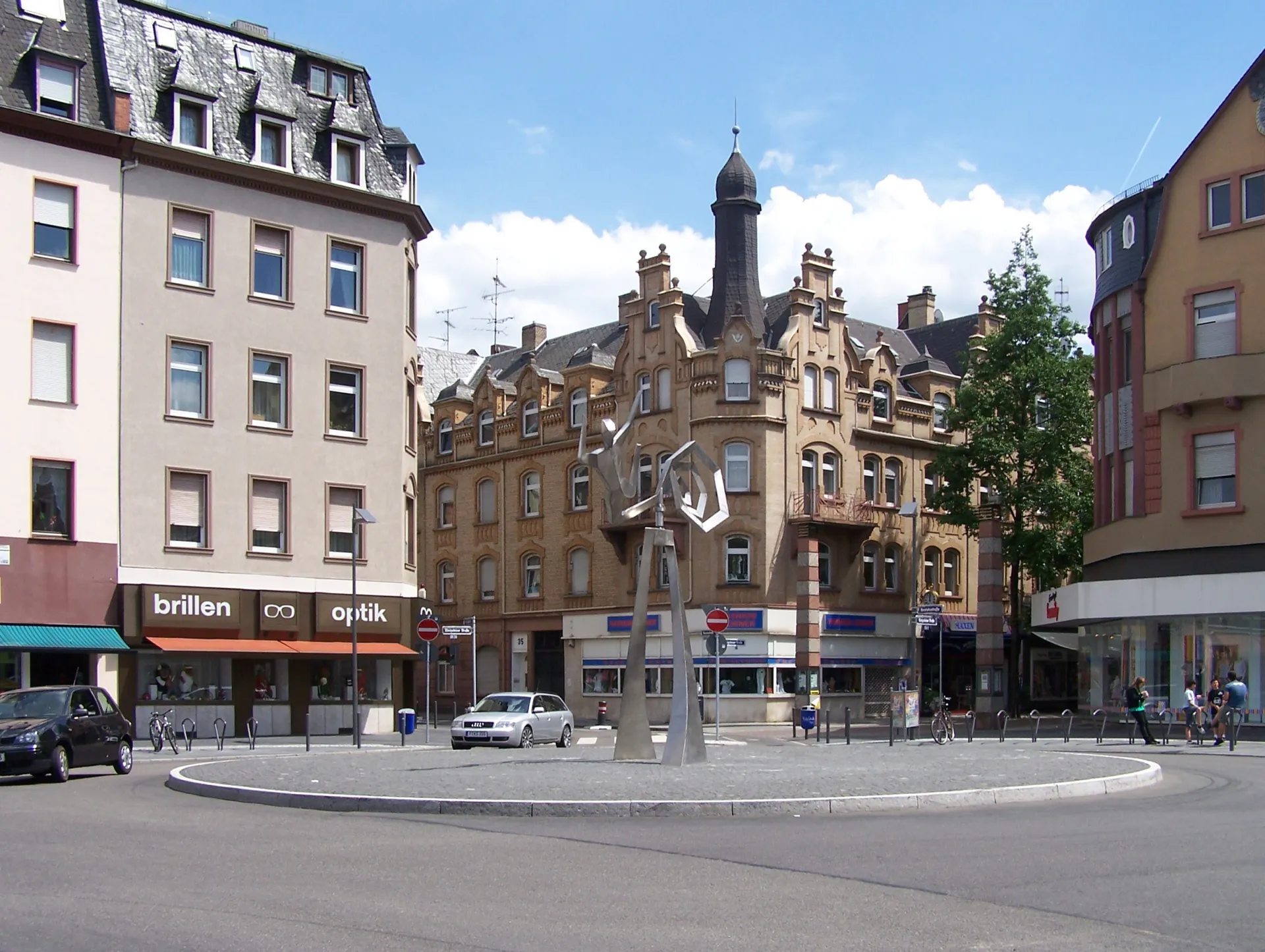 Dalbergplatz mit Brunnen in Frankfurt Höchst