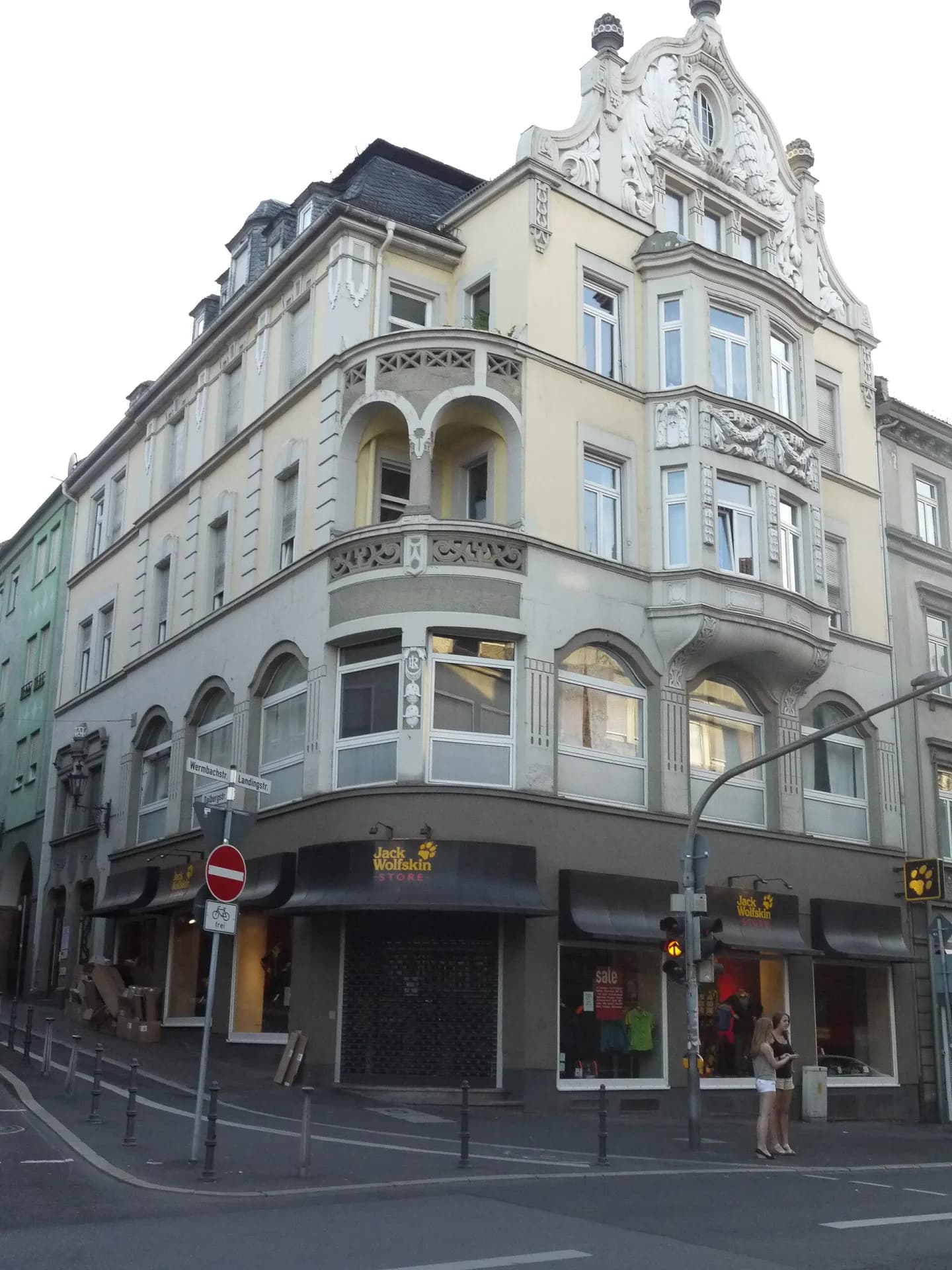 Jugendstil-Geschäftshaus in der Dalbergstraße 2 in Aschaffenburg