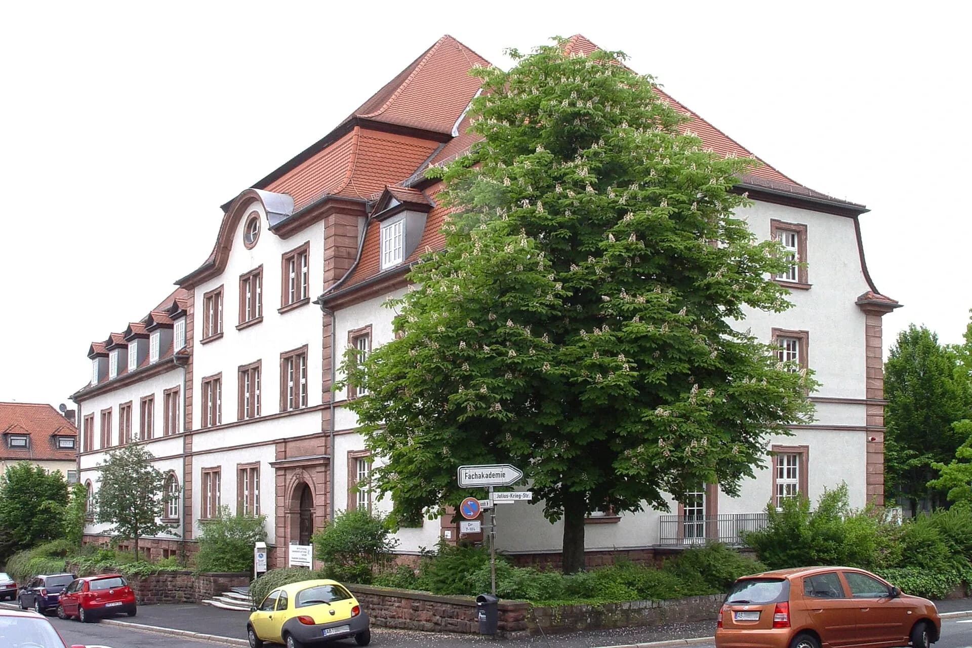 Historischer Großbau in der Antoniusstraße in Aschaffenburg-Damm