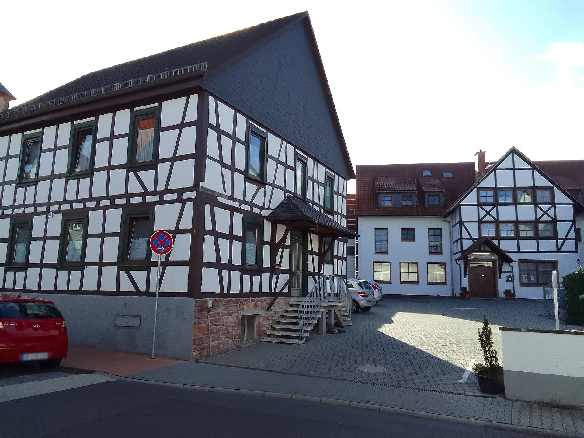 Platz vor dem Darmstädter Hof in Dreieich-Offenthal
