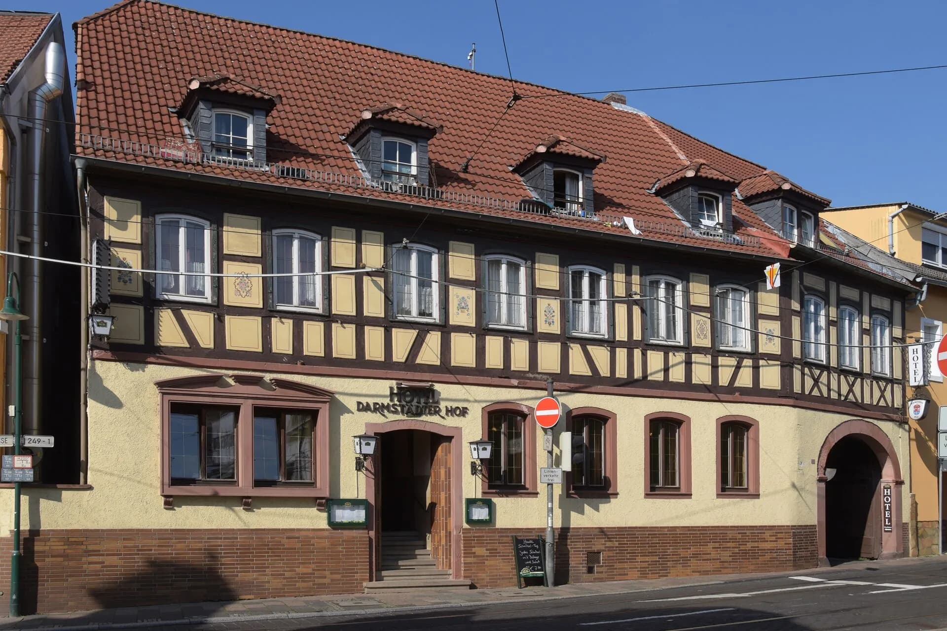 Fachwerkgasthaus Darmstädter Hof an der Heidelberger Landstraße in Darmstadt-Eberstadt