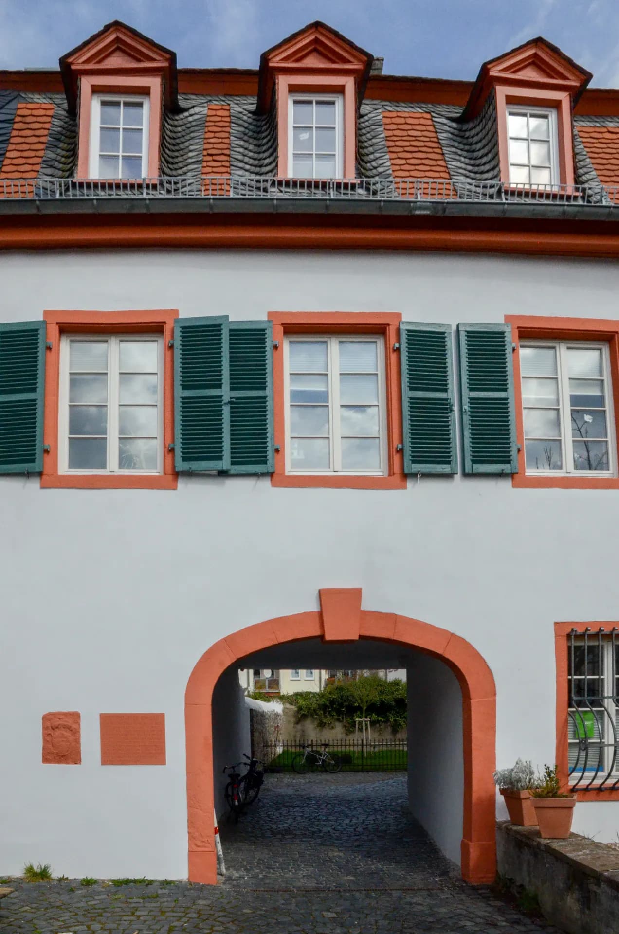 Torfahrt des Darmstädter Schlosses in Groß-Umstadt
