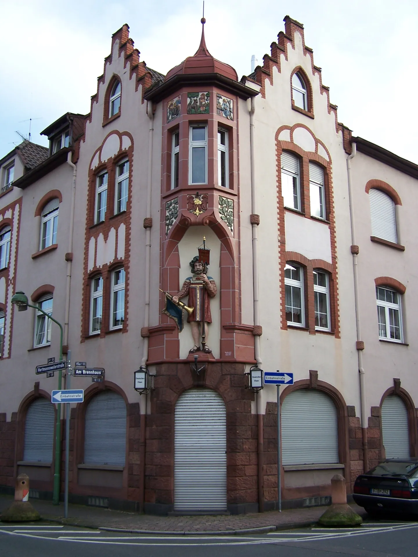 Deutsches Haus an der Hartmannsweilerstraße in Frankfurt Griesheim