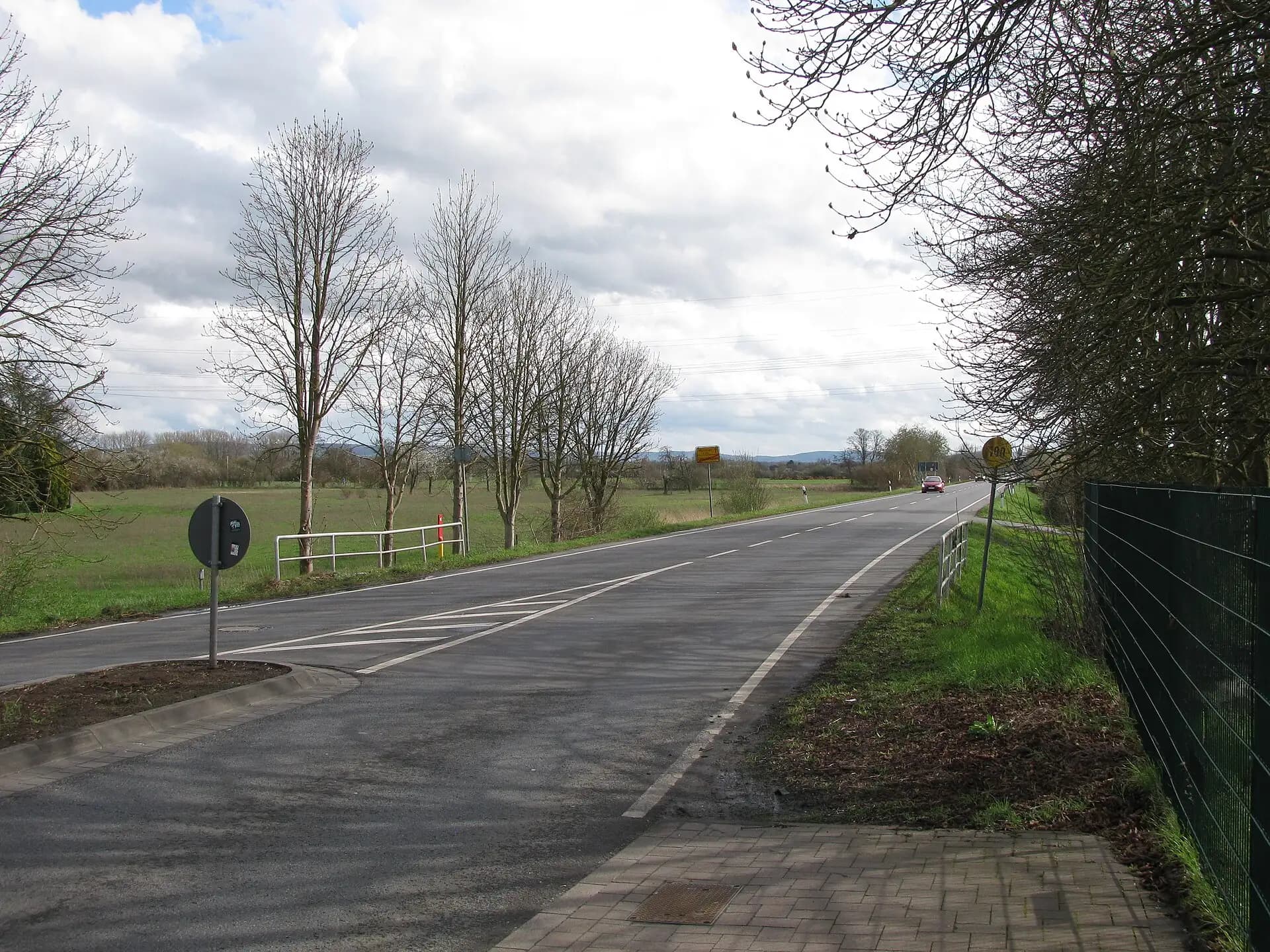 Dieburger Straße am Ortsrand von Eppertshausen