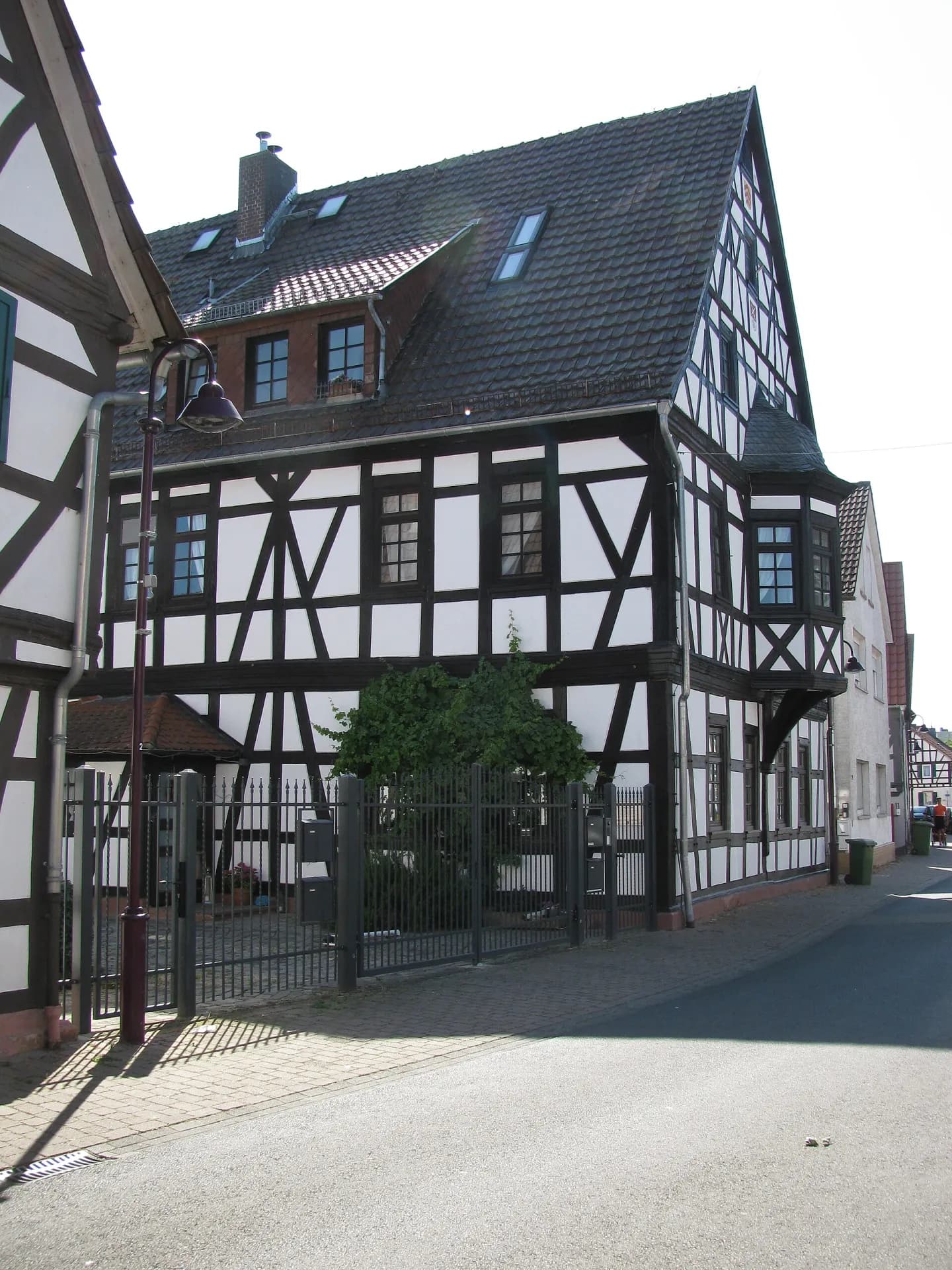 Fachwerkhaus mit Erker Frankfurter Straße 7 in Maintal-Dörnigheim