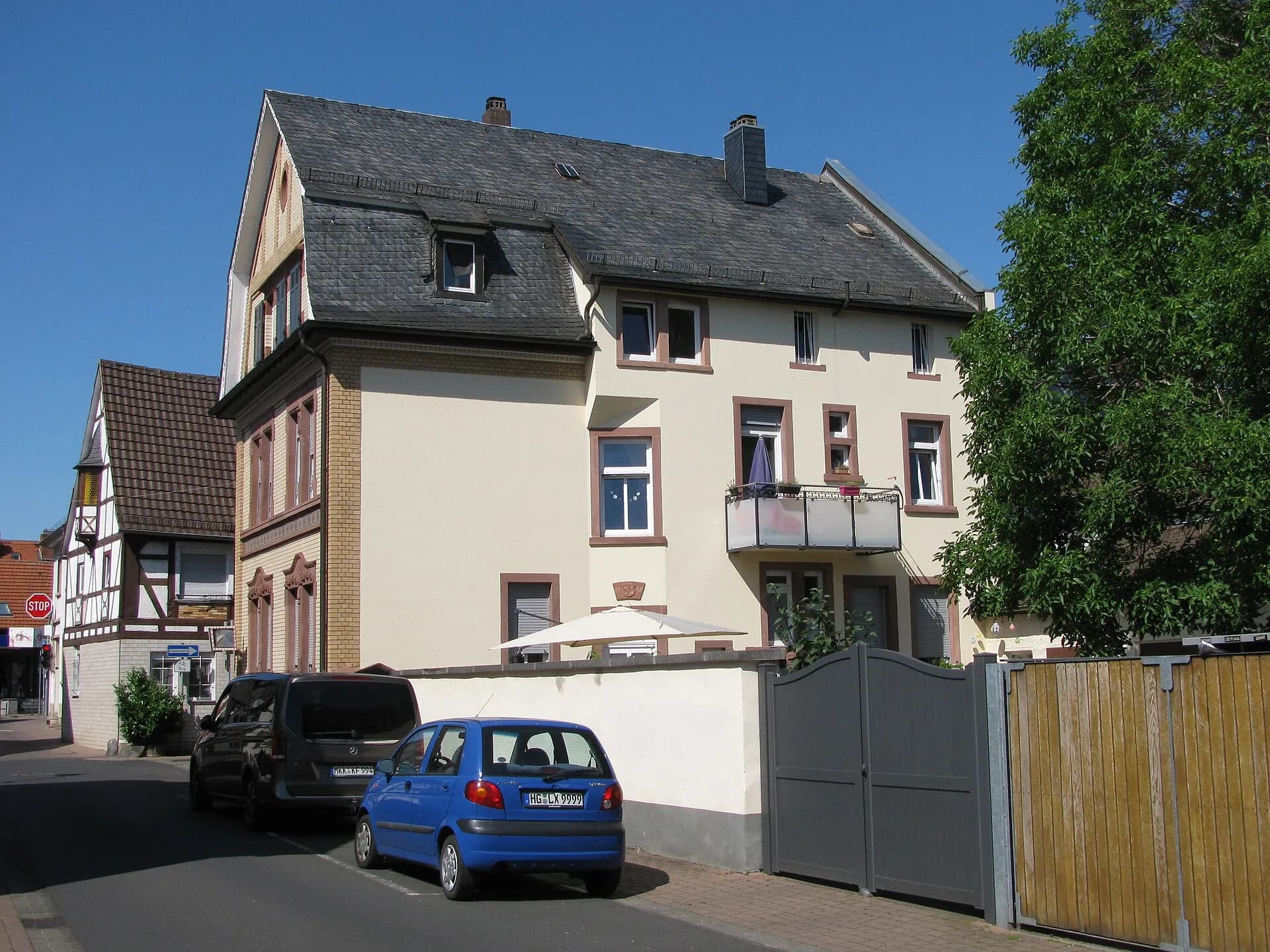 Wohnhaus mit Backsteinerker Schwanengasse 1 in Maintal-Dörnigheim