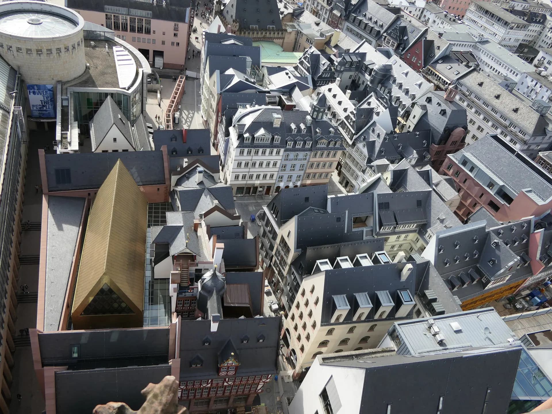 Dom-Römer-Areal aus der Luft in der Frankfurter Altstadt