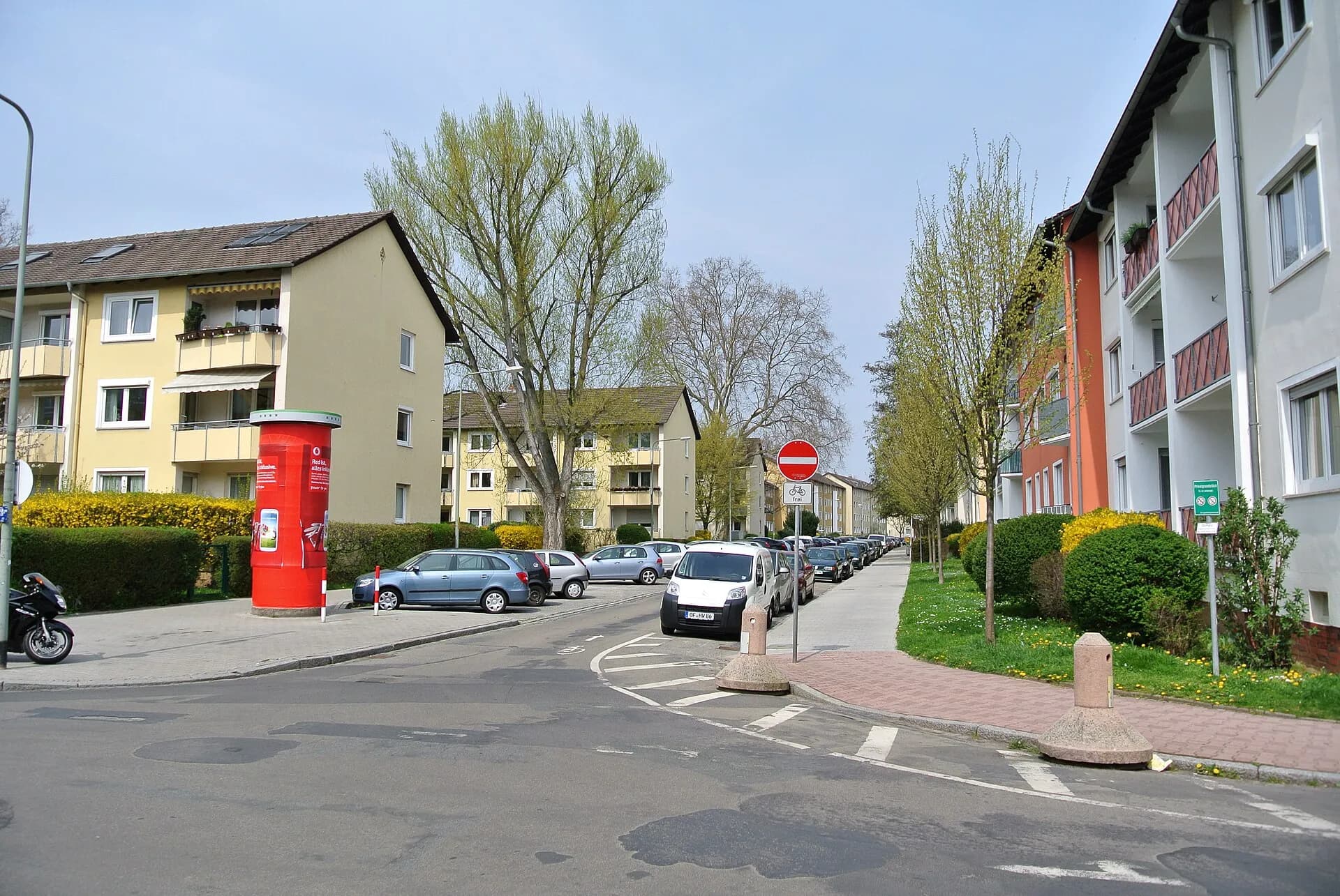 Carl-Goerdeler-Straße in der Dornbusch-Siedlung in Frankfurt Dornbusch