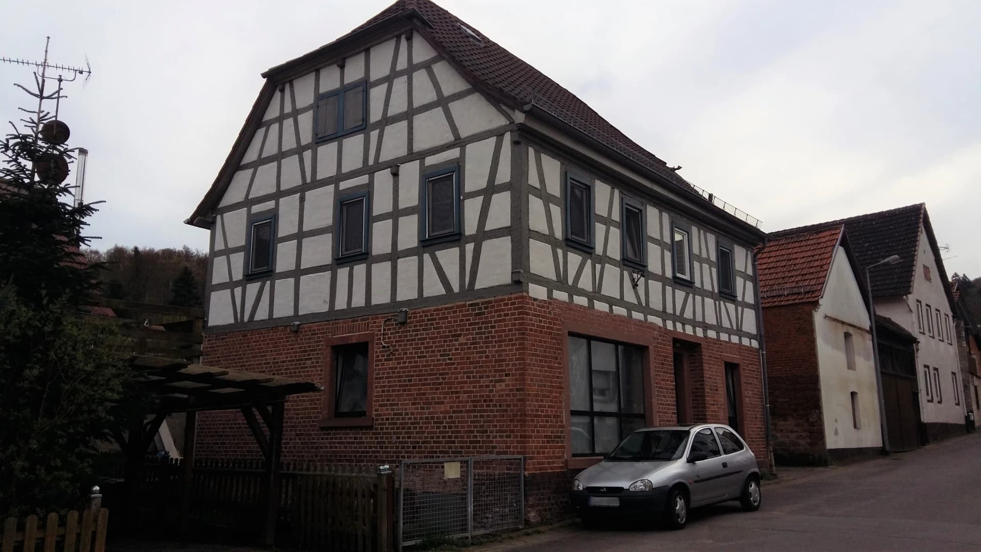 Fachwerkhaus in der Ortsstraße in Dorndiel