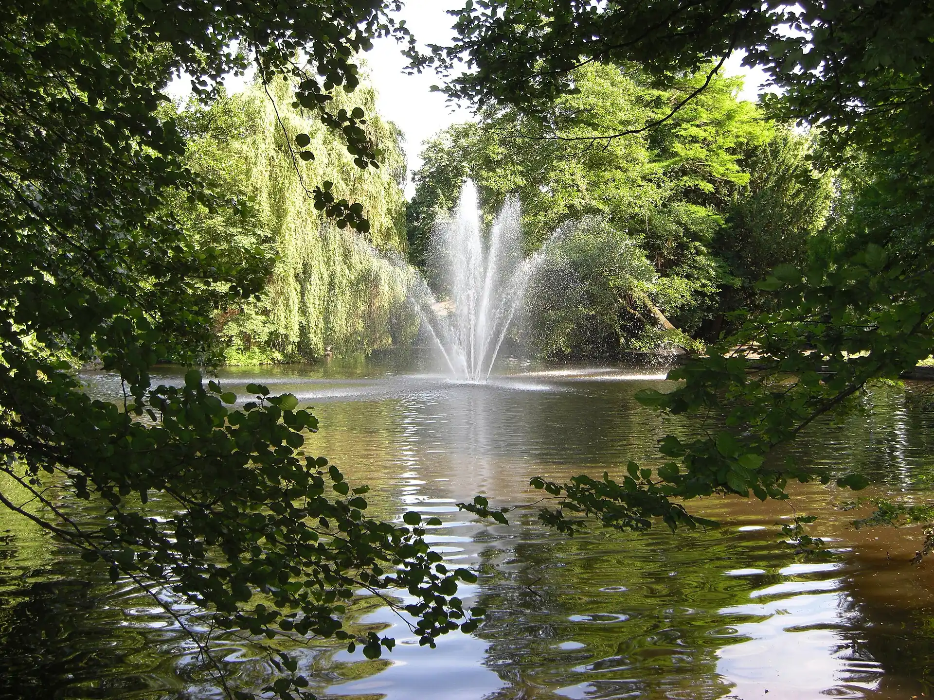 Weiher im Dreieichpark in Offenbach-Westend