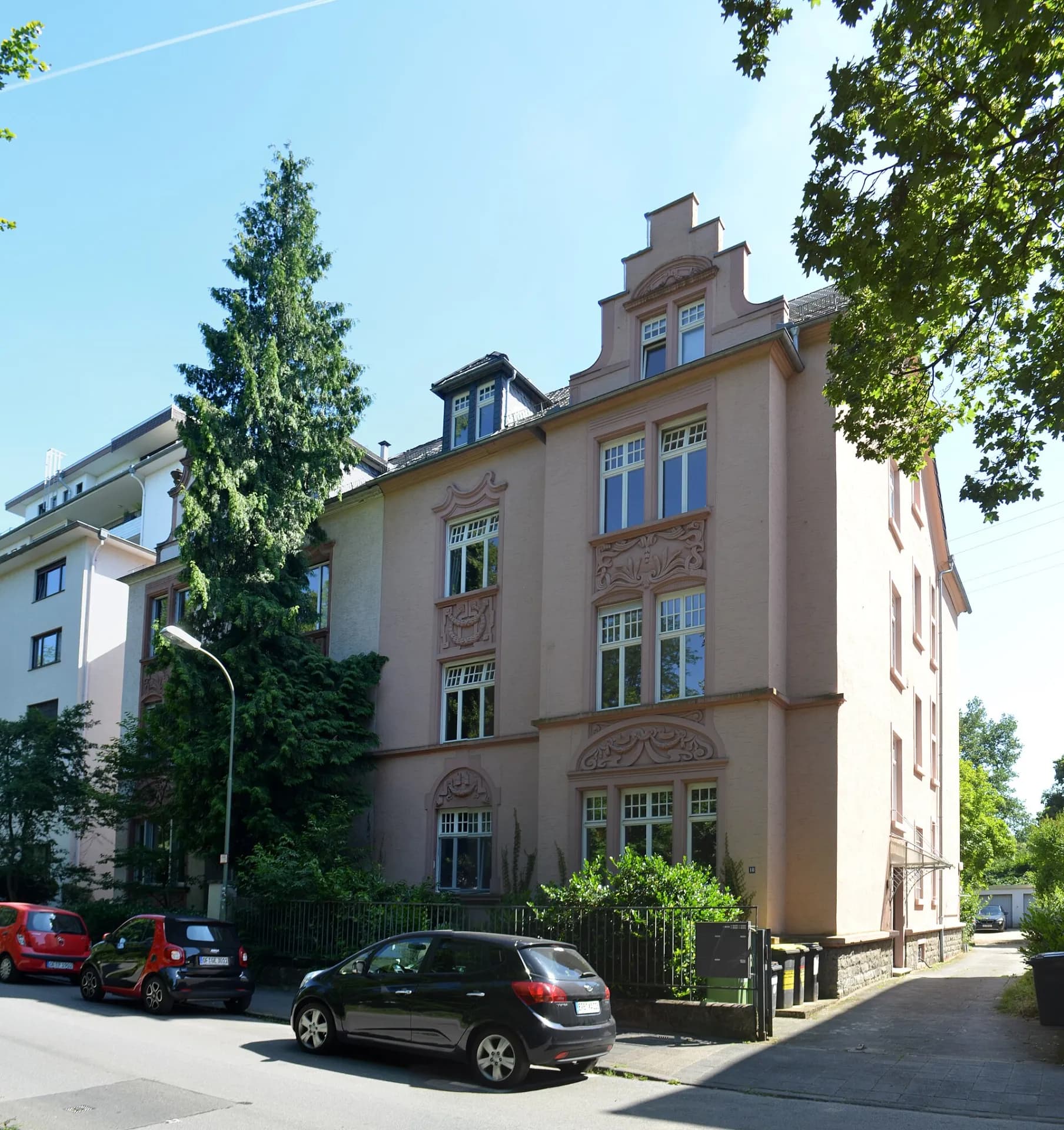 Wohnhäuser Dreieichring 16 und 18 in Offenbach-Westend