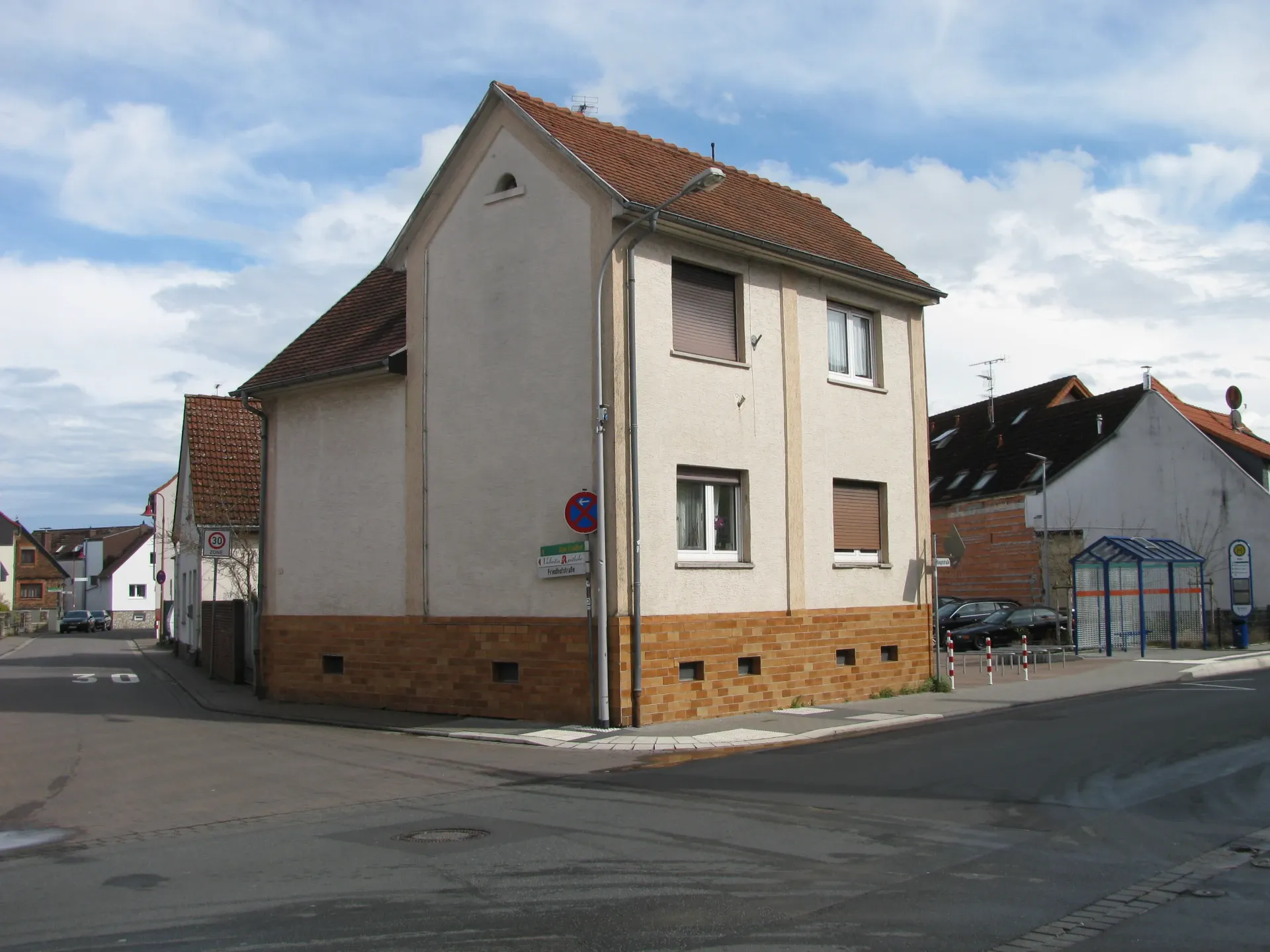 Eckhaus an der Friedhofstraße in Eppertshausen