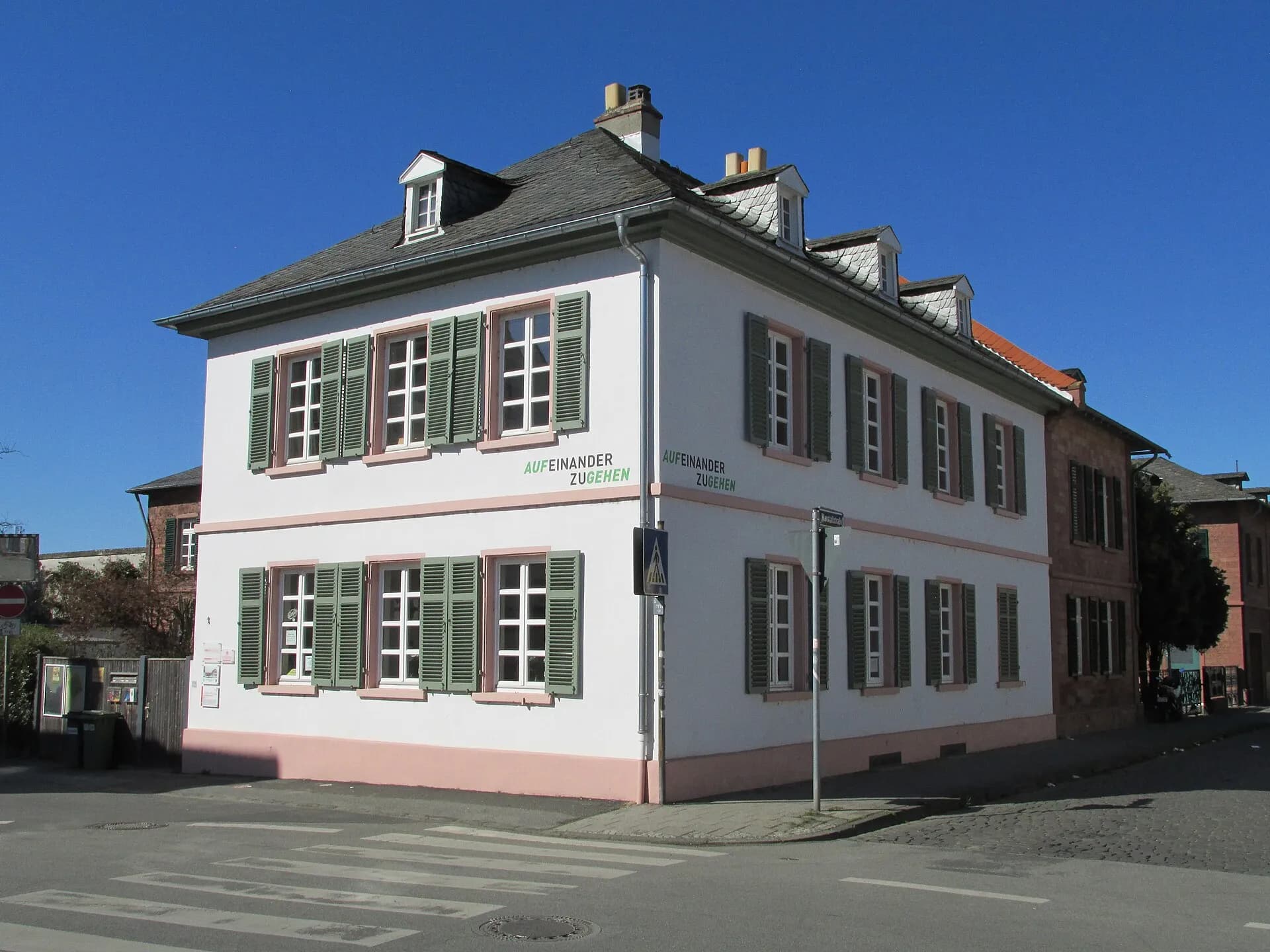 Eckhaus Landgraf-Friedrich-Straße 1 in Offenbach-Rumpenheim