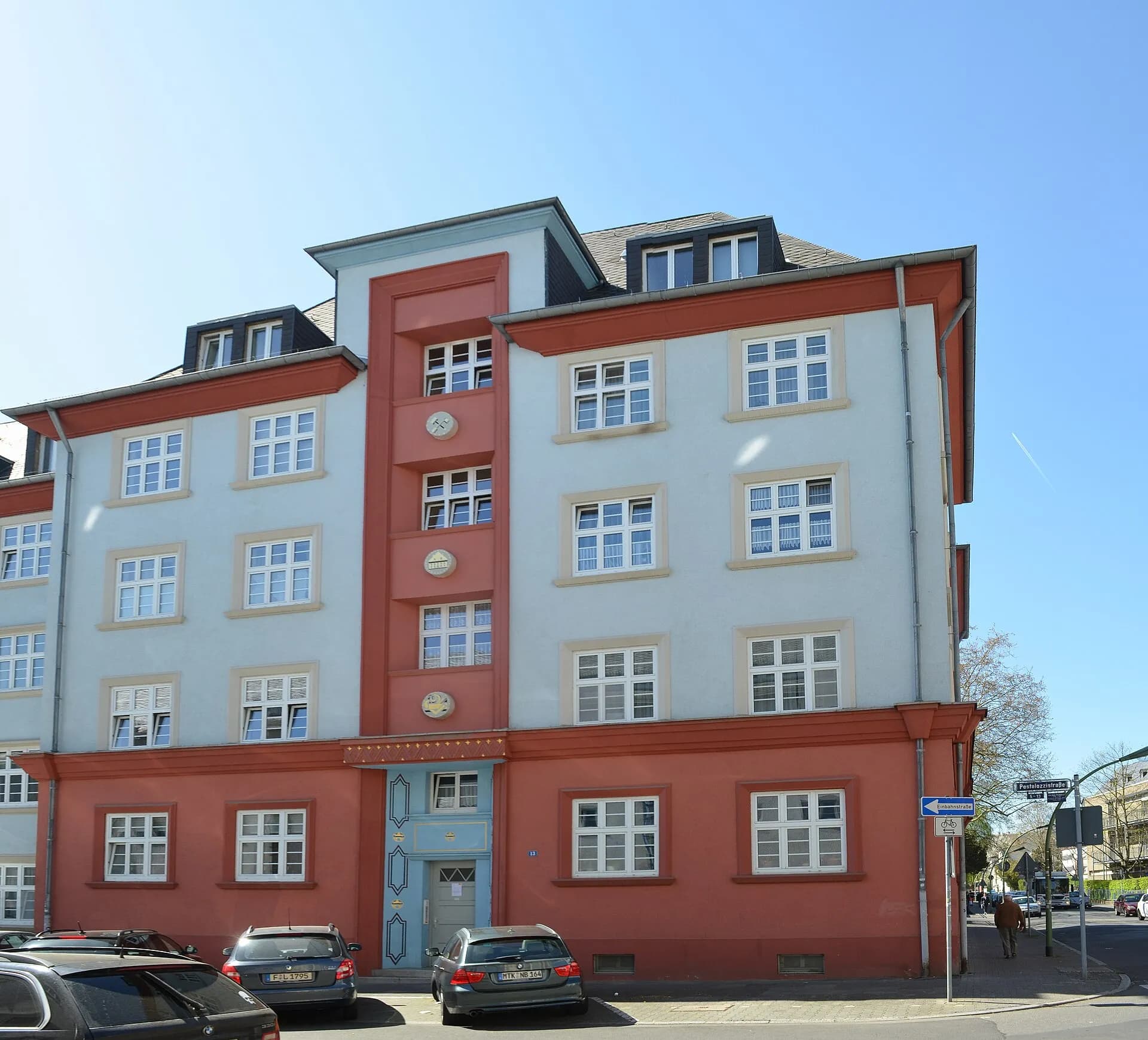 Saniertes Eckhaus in der Löwengasse in Frankfurt Bornheim