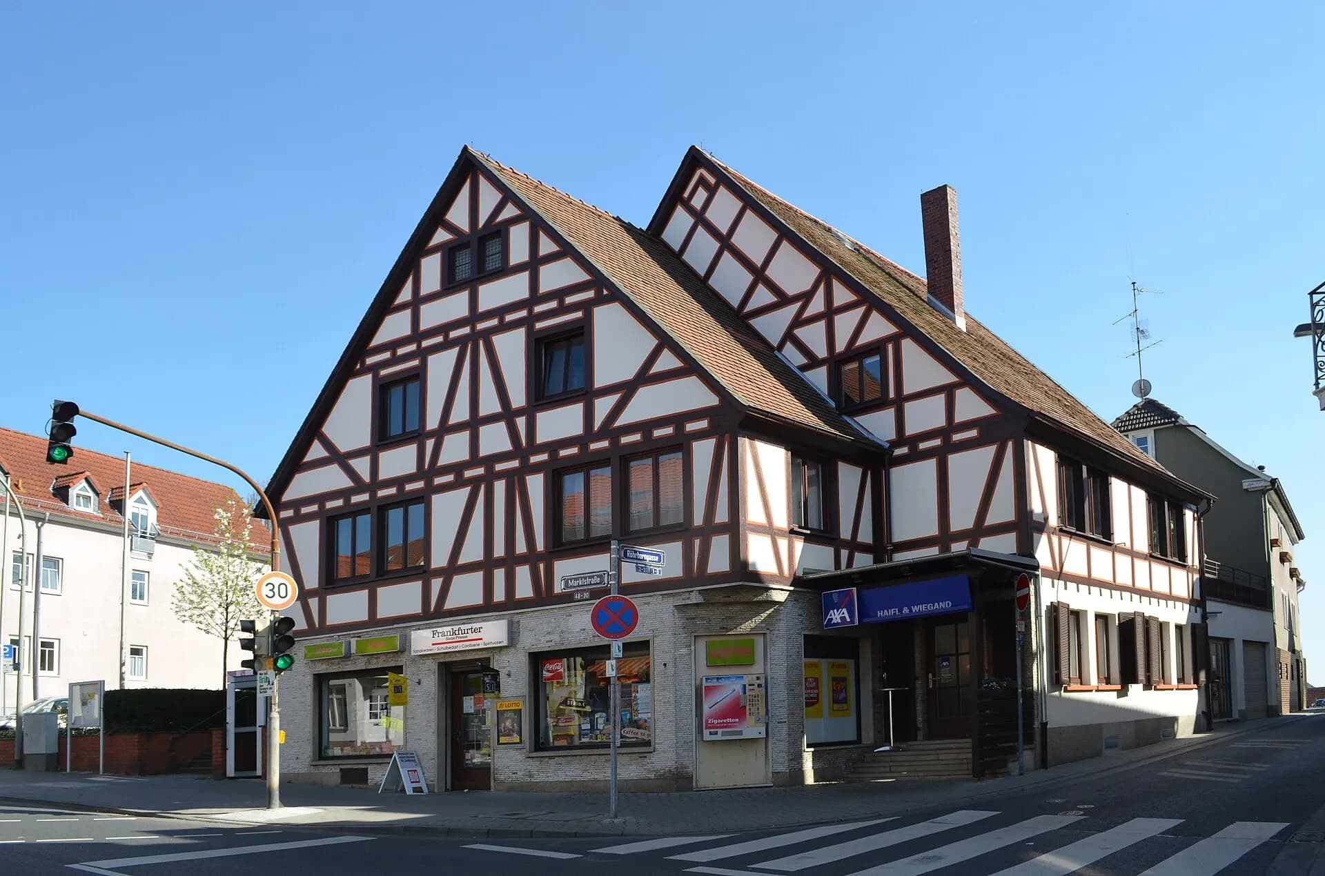 Eckhaus Marktstraße 30a in Frankfurt-Bergen-Enkheim