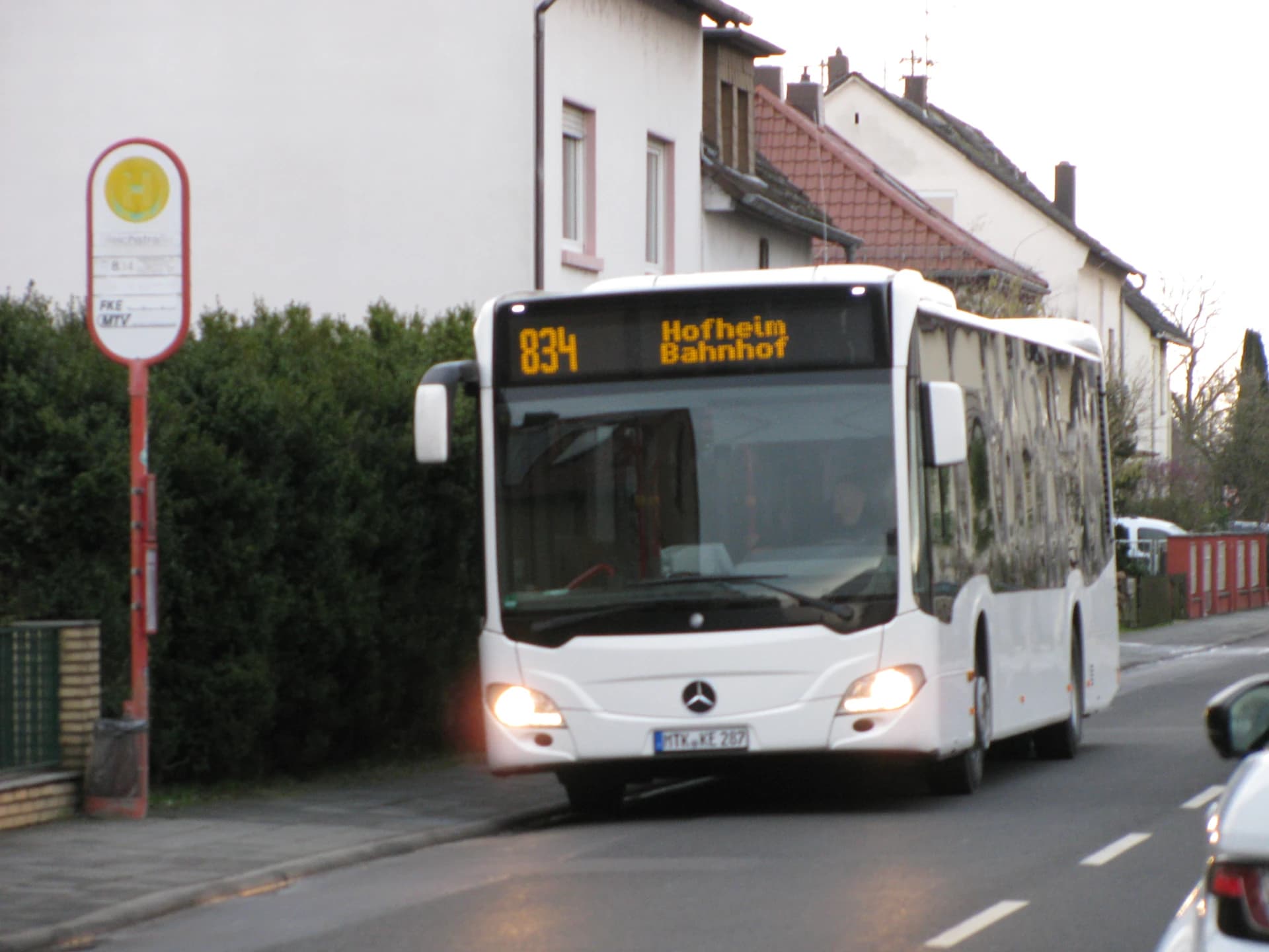 Bus der Linie 834 in Eddersheim, Hattersheim am Main