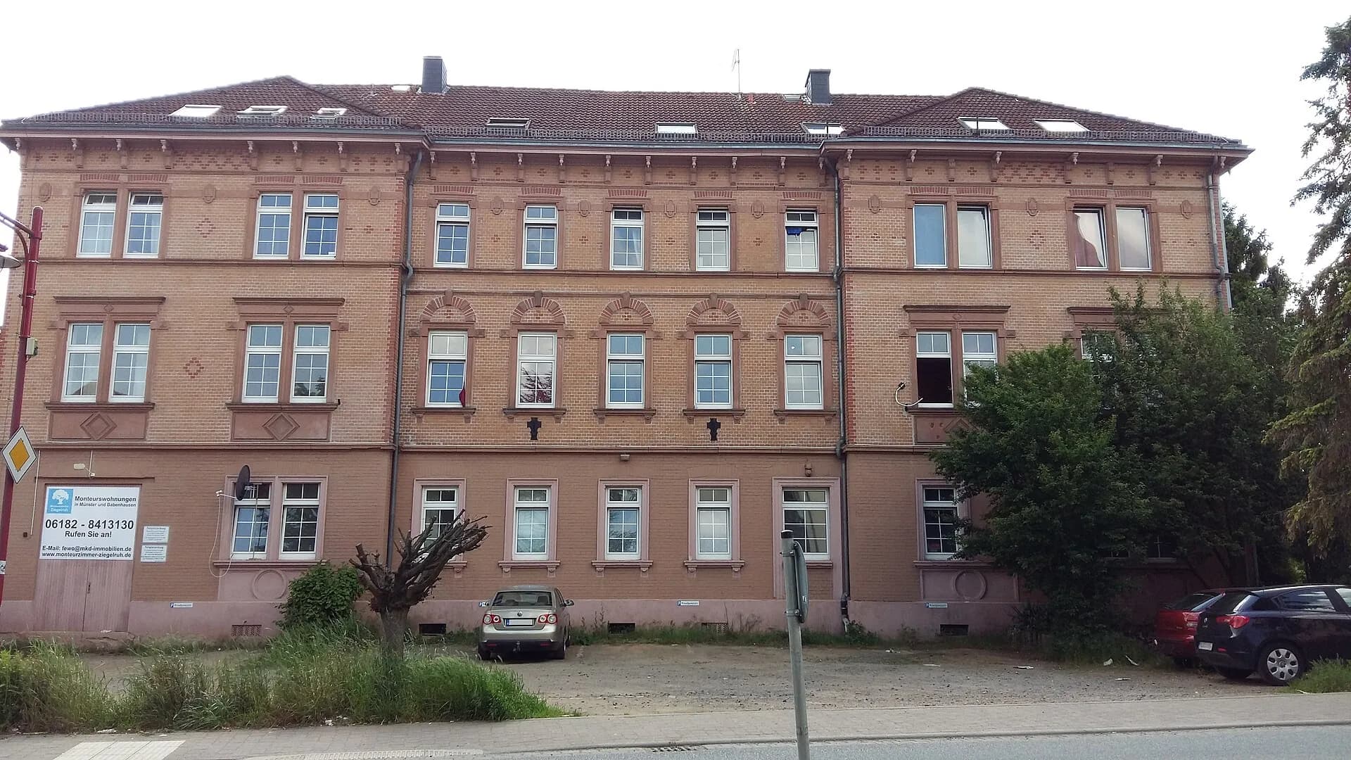 Ehemalige Schule in der Schulstraße in Münster (Hessen)